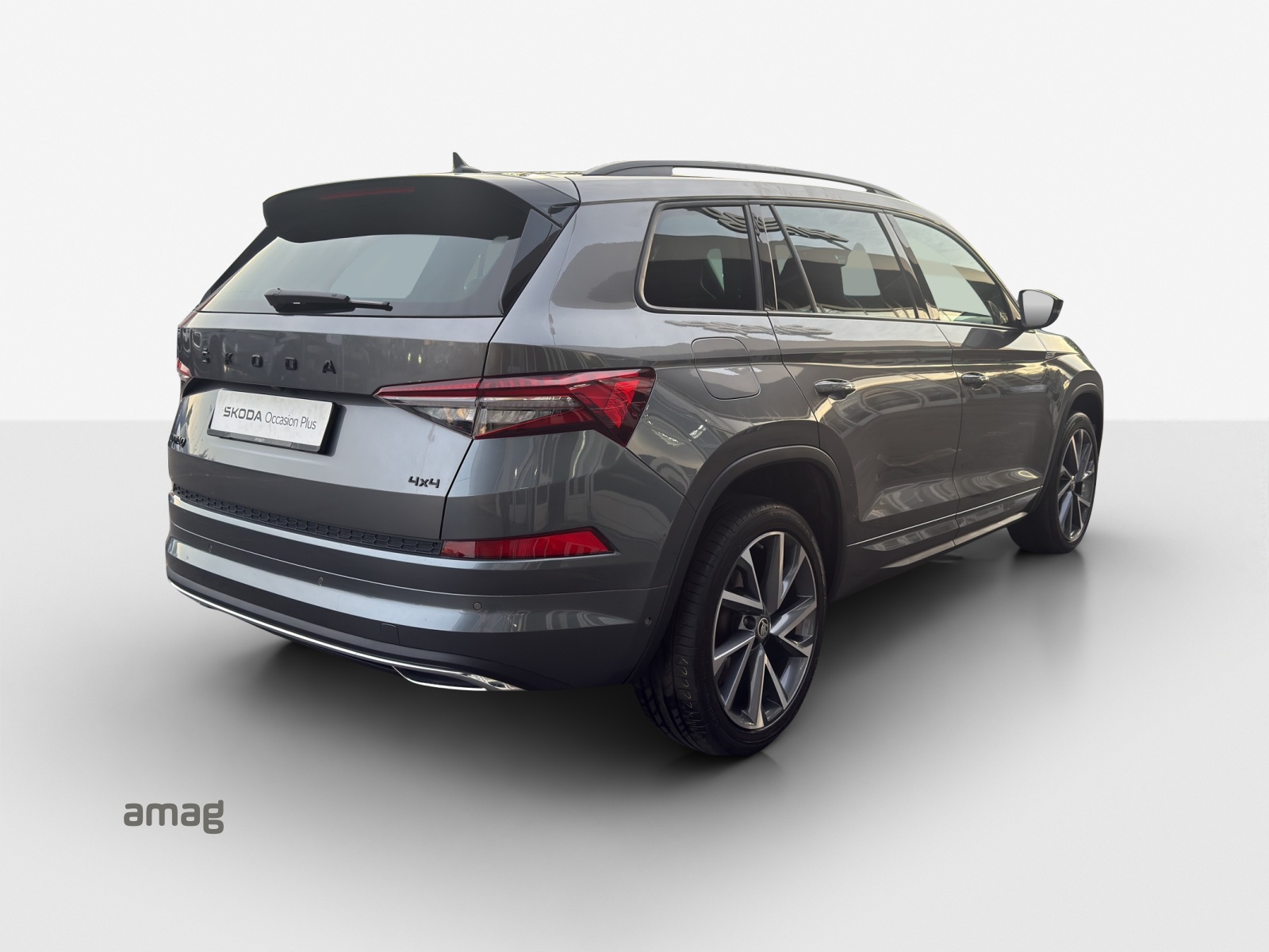 SKODA Kodiaq 2.0 TSI 4x4 SportLine-image-4