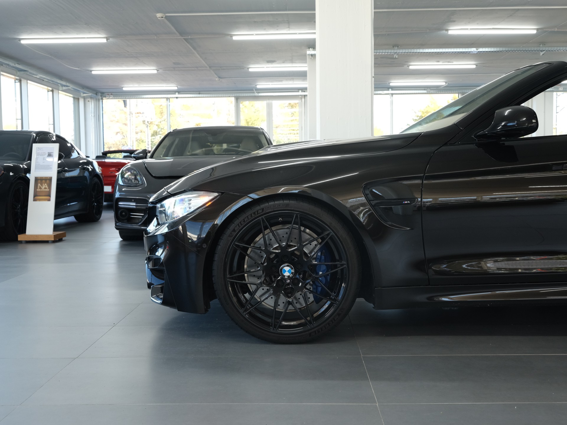 BMW M4 Cabriolet Competition DKG *Harman & Kardon* *M - Performance* *Rückfahrkamera*-image-9