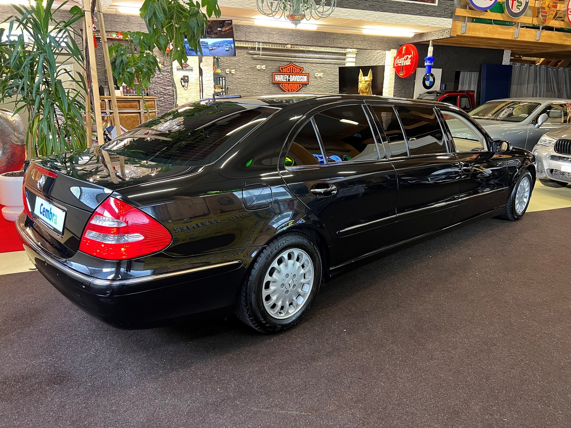 MERCEDES-BENZ E 320 ELEGANCE "EXTENDED LIMO 6 PLÄTZER"-showroom-element-1