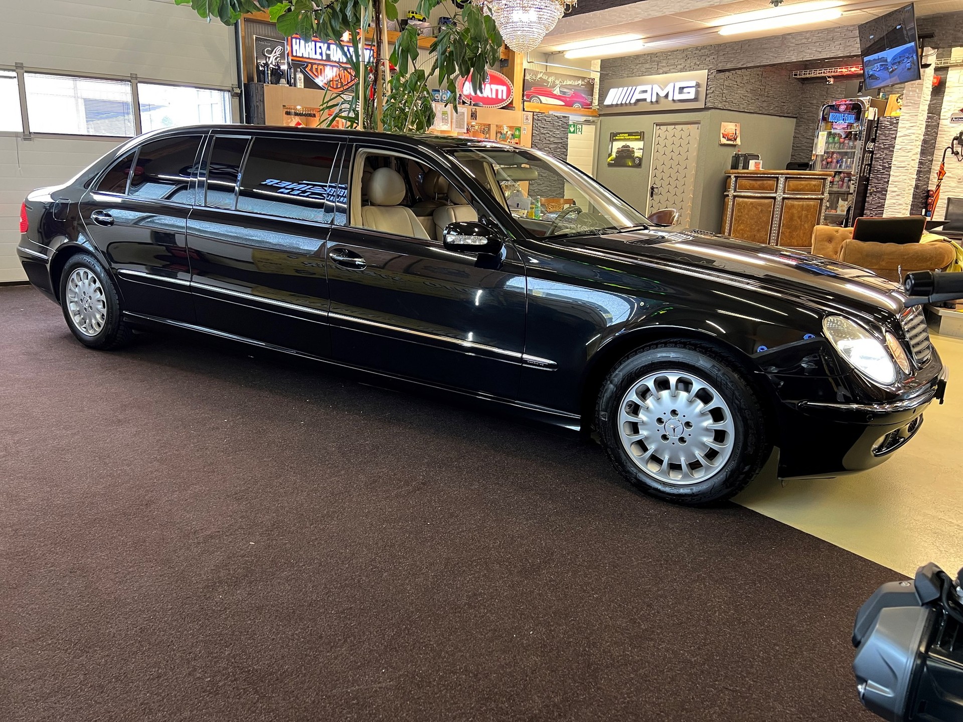 MERCEDES-BENZ E 320 ELEGANCE "EXTENDED LIMO 6 PLÄTZER"
