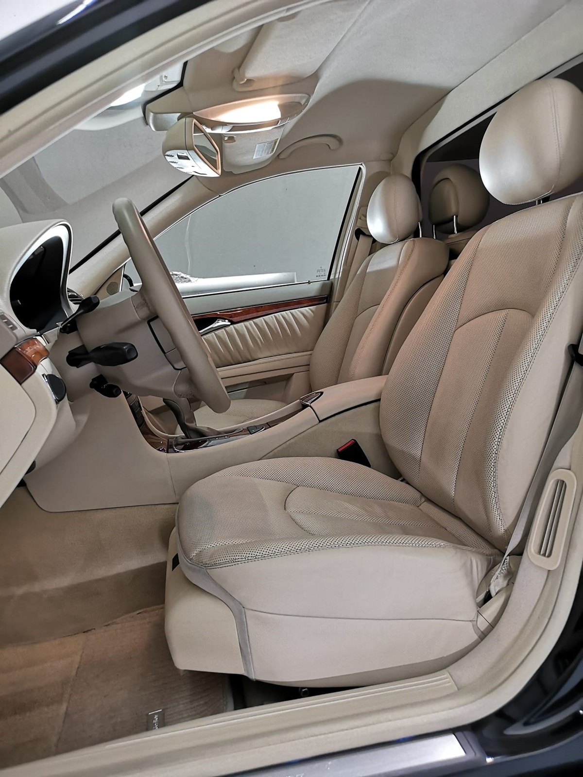 MERCEDES-BENZ E 320 ELEGANCE "EXTENDED LIMO 6 PLÄTZER"-image-28