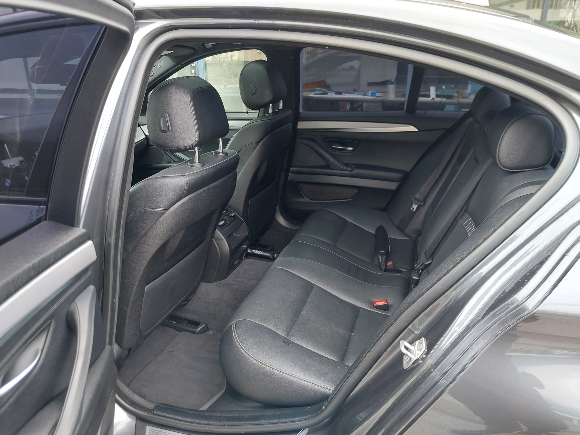 BMW 520d xDrive Steptronic M-Sport-image-6