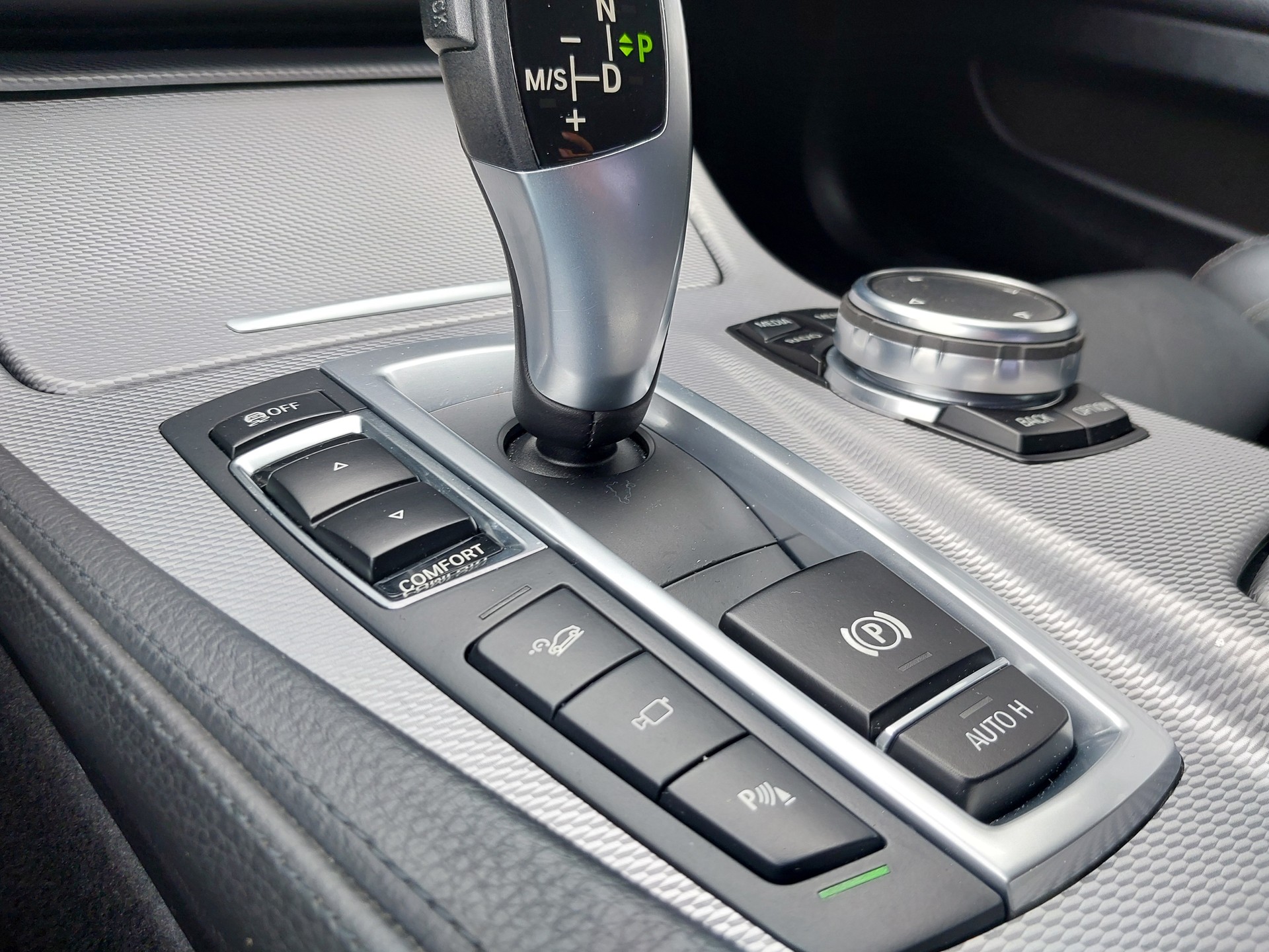 BMW 520d xDrive Steptronic M-Sport-image-12