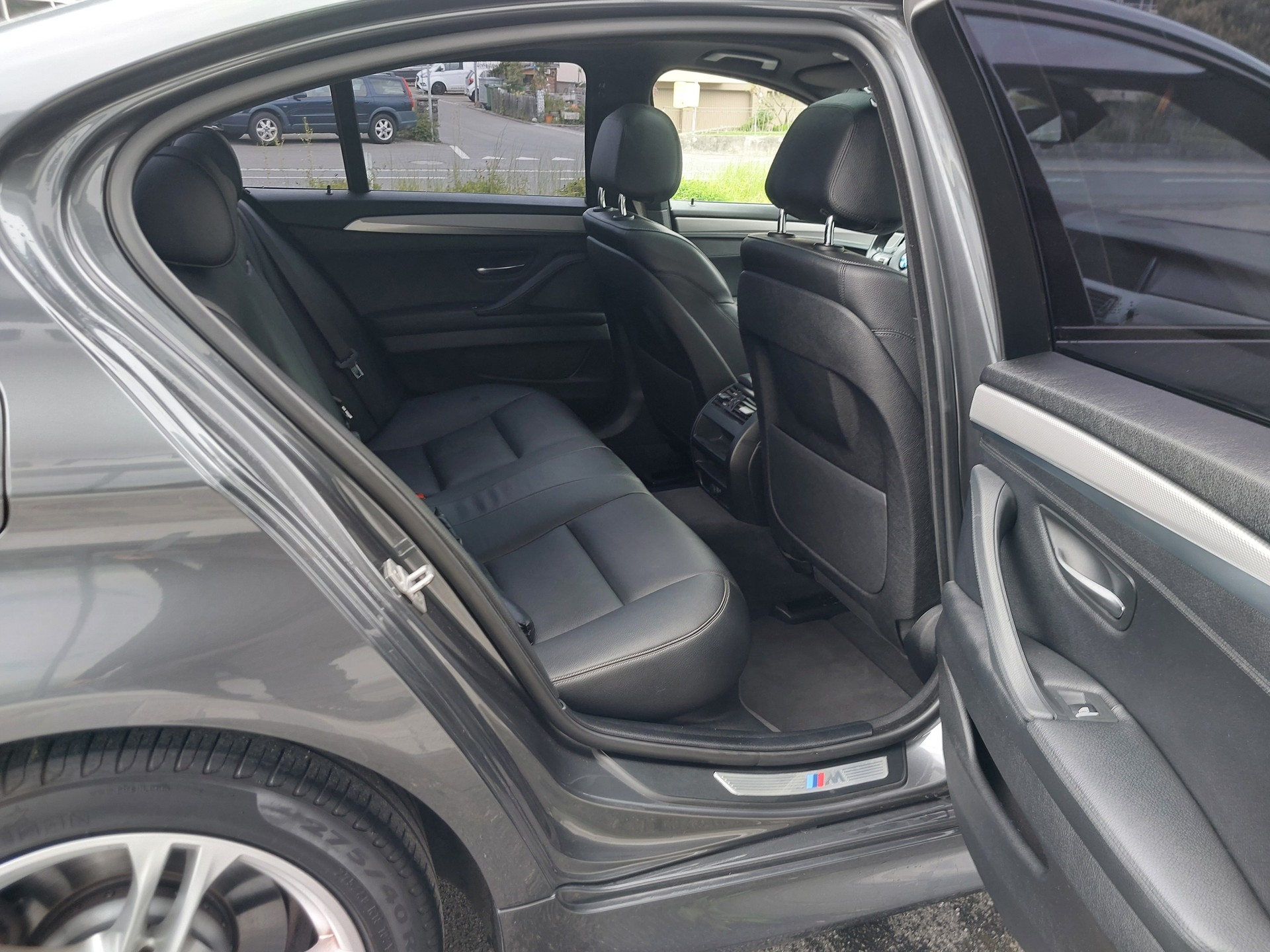 BMW 520d xDrive Steptronic M-Sport-image-7