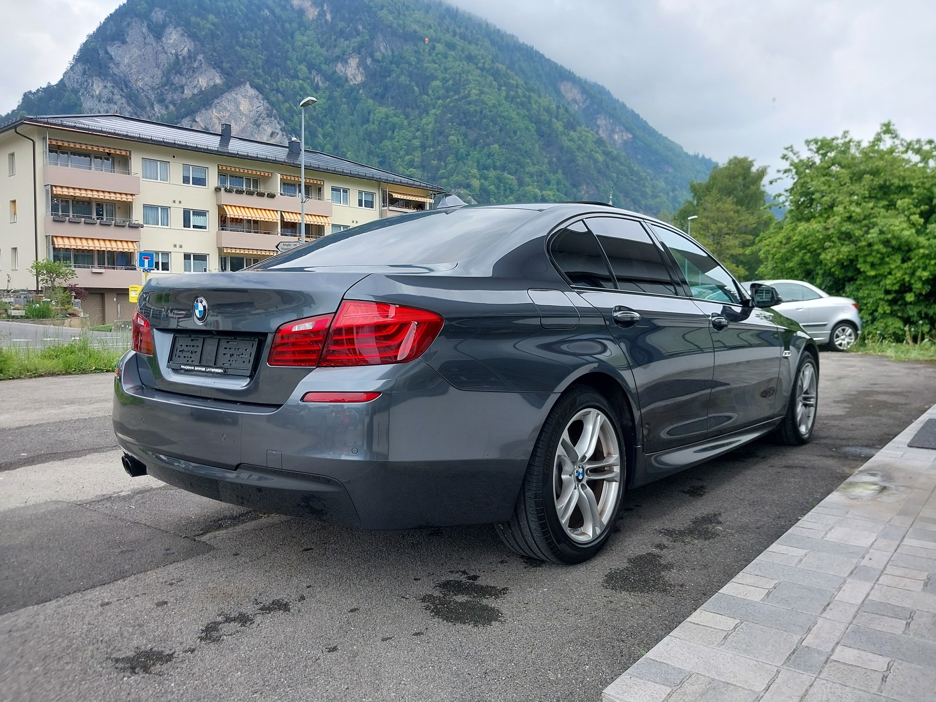 BMW 520d xDrive Steptronic M-Sport-image-2