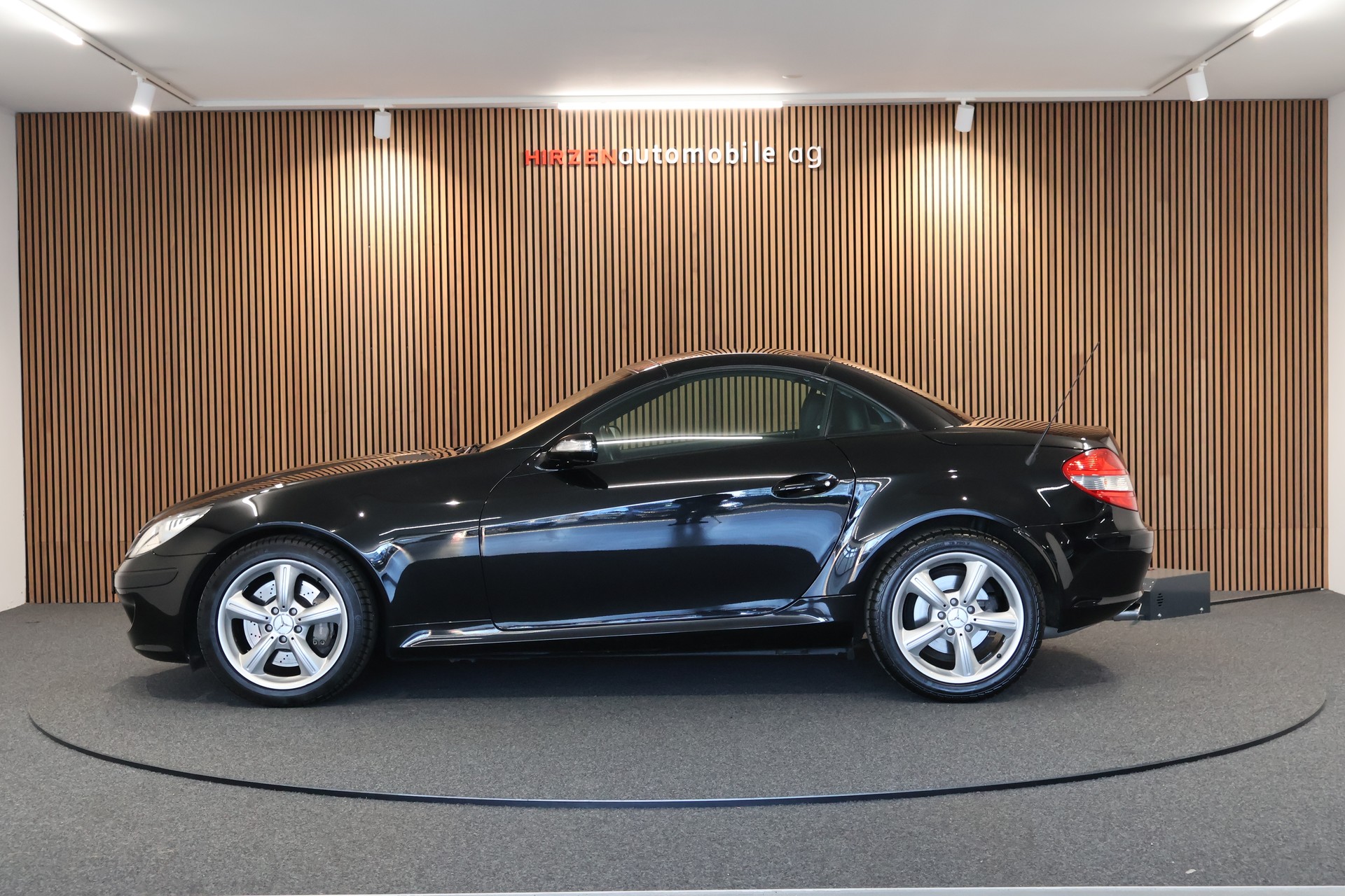 MERCEDES-BENZ SLK 350-showroom-element-3