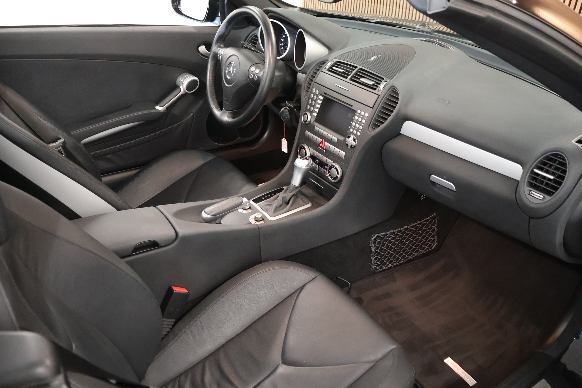 MERCEDES-BENZ SLK 350-image-15