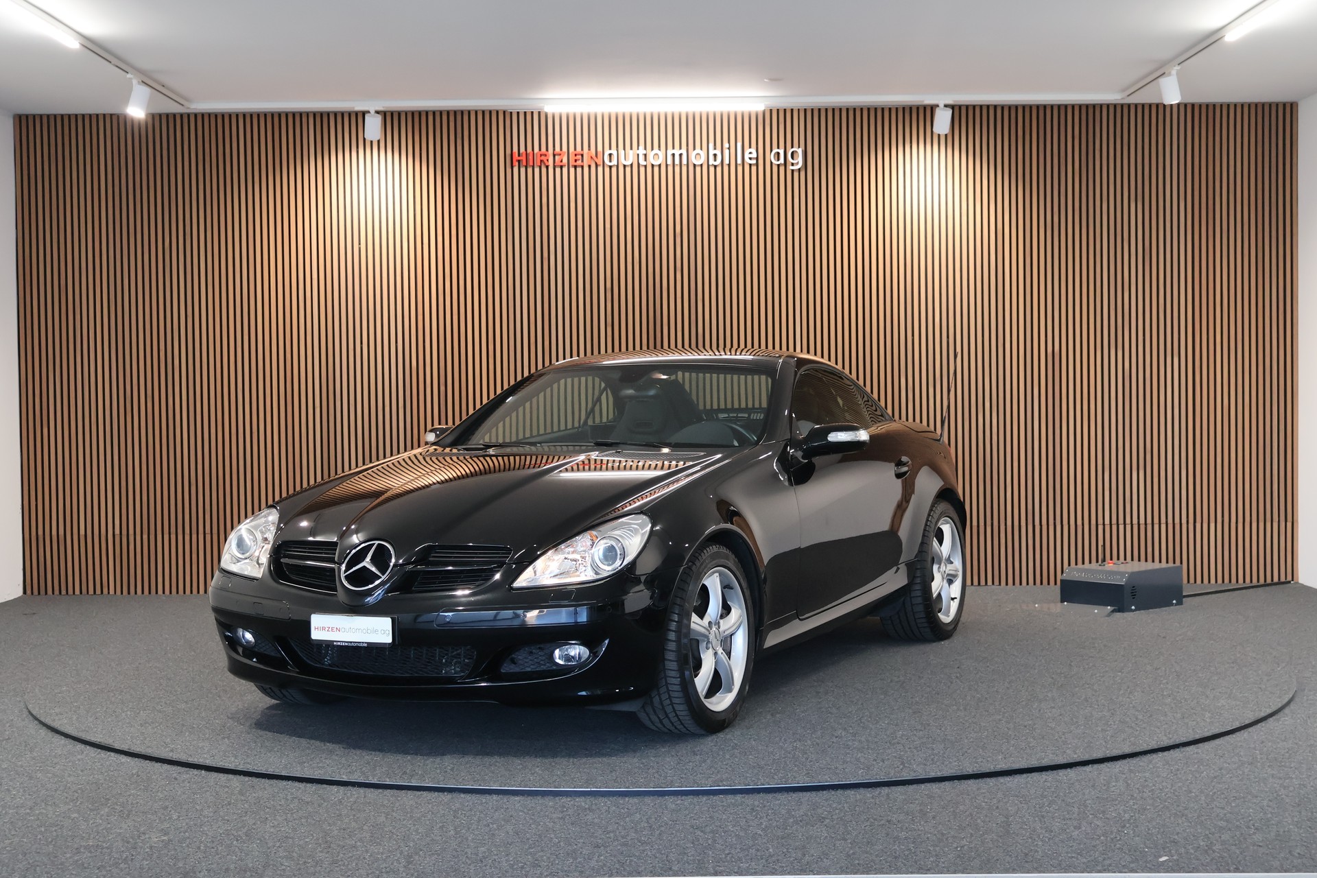 MERCEDES-BENZ SLK 350-showroom-element-1