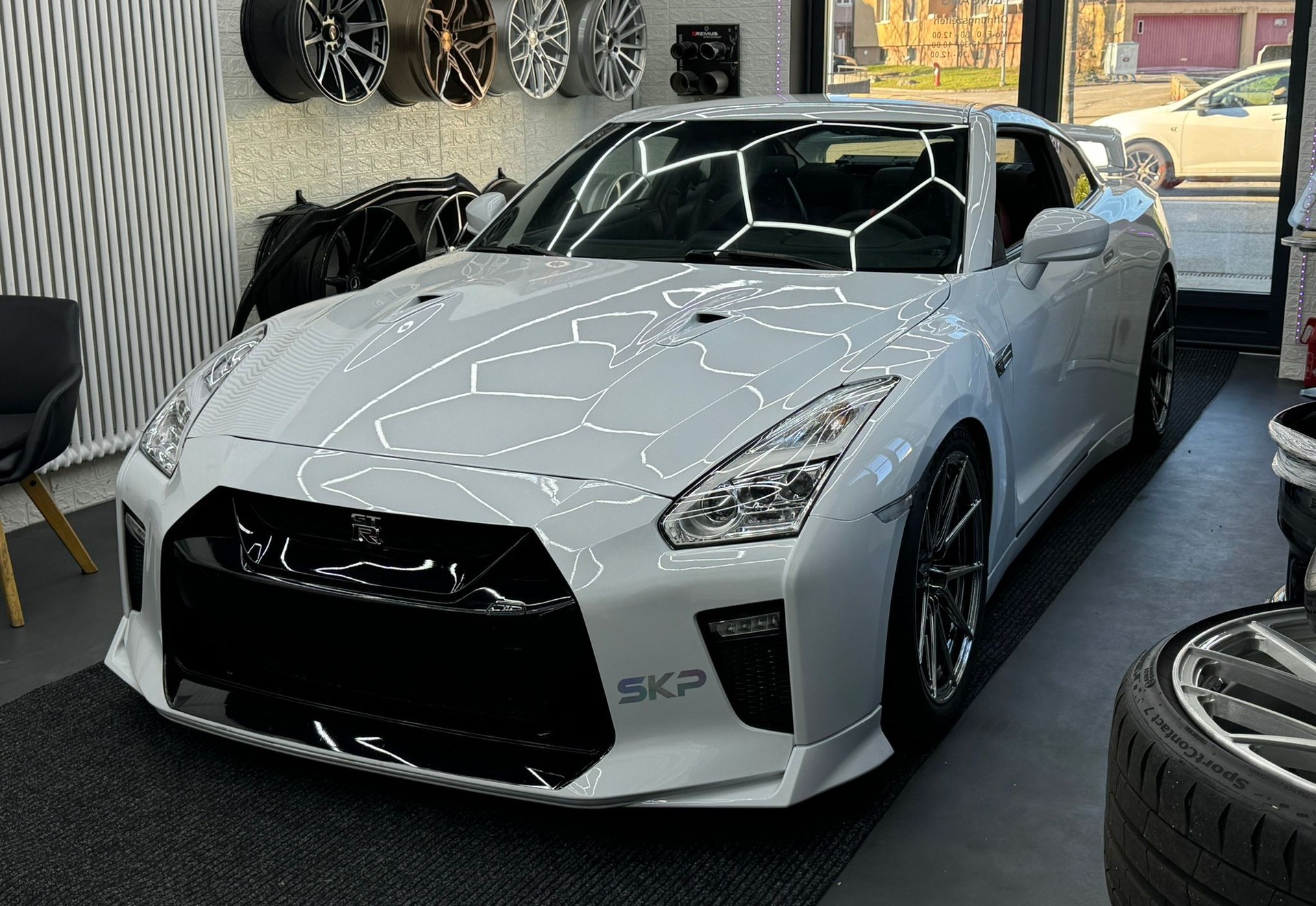 NISSAN GT-R 3.8 V6 Biturbo Black Edition-image-1