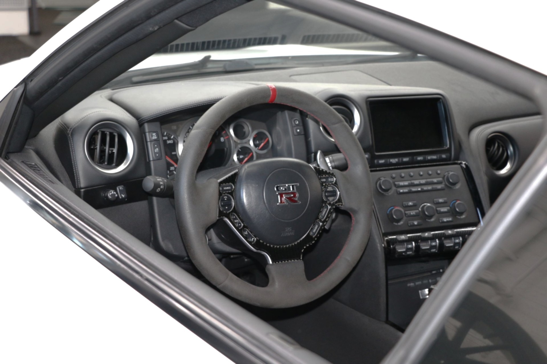 NISSAN GT-R 3.8 V6 Biturbo Black Edition-image-8
