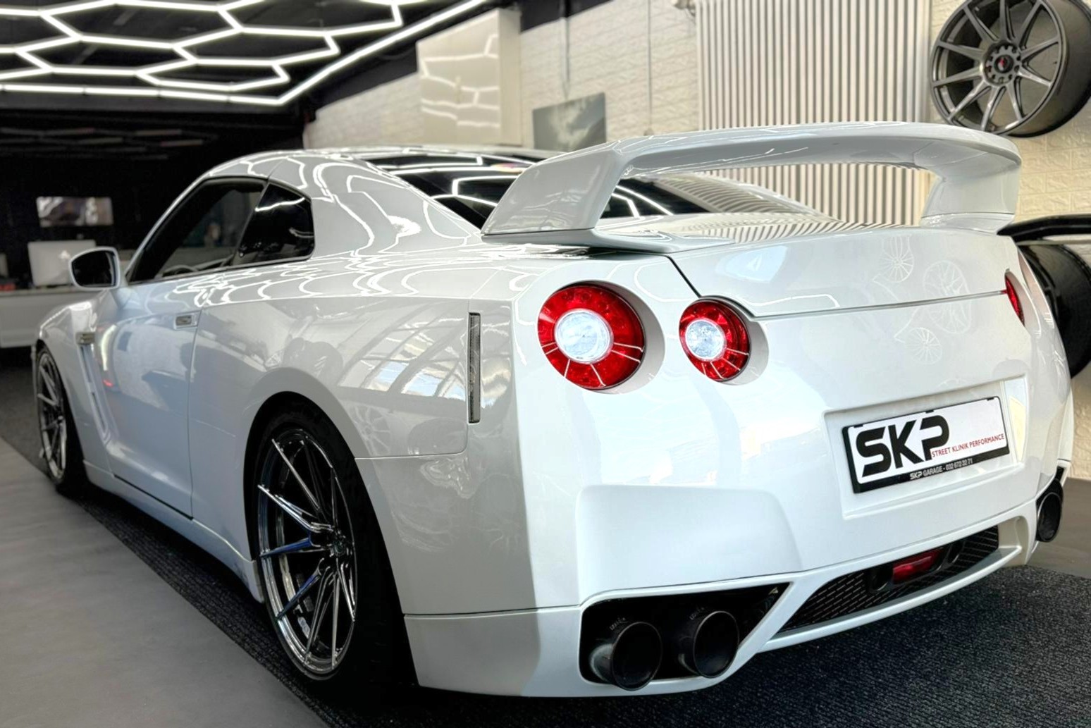 NISSAN GT-R 3.8 V6 Biturbo Black Edition-image-3