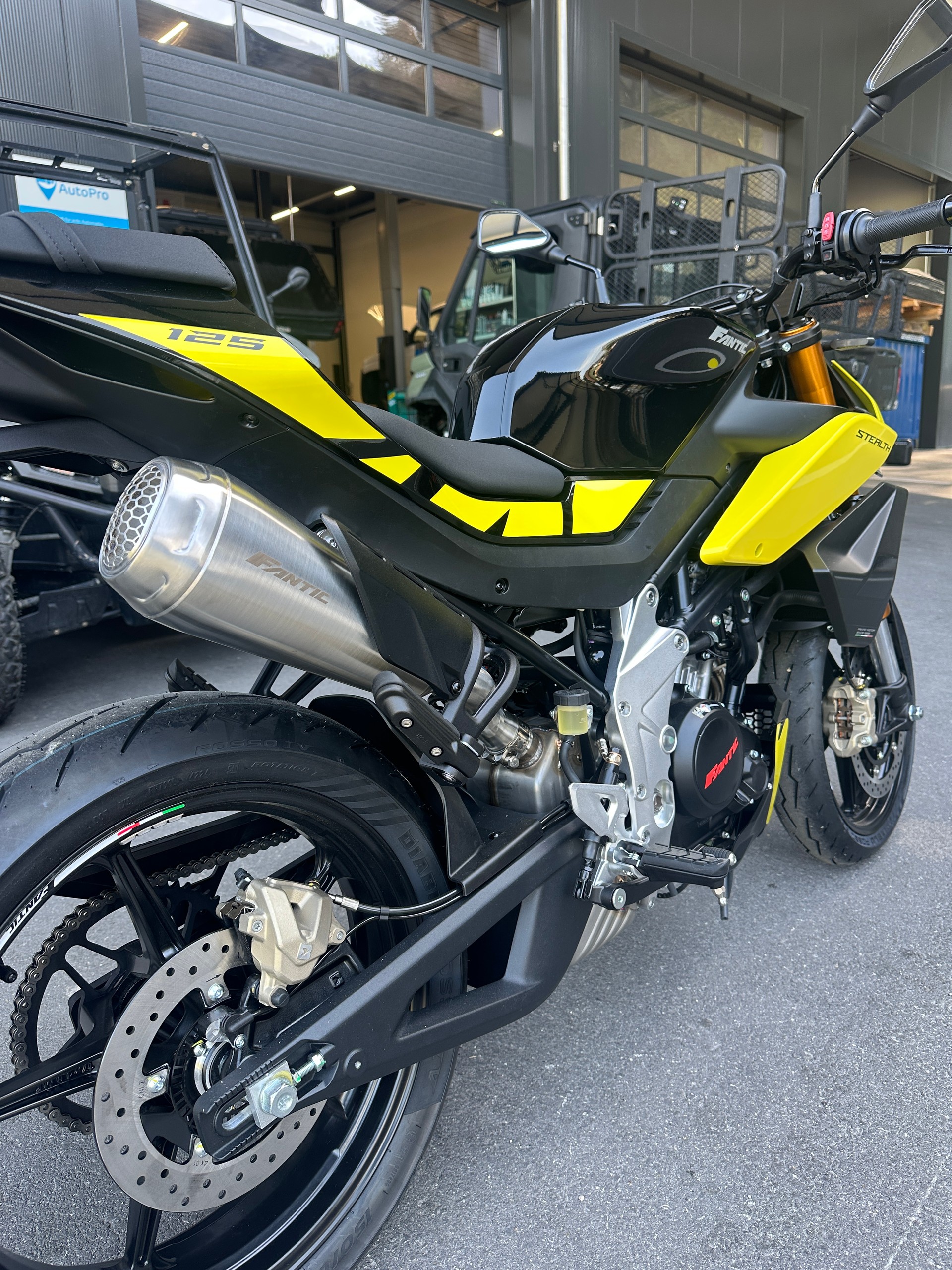FANTIC STEALTH 125-image-3