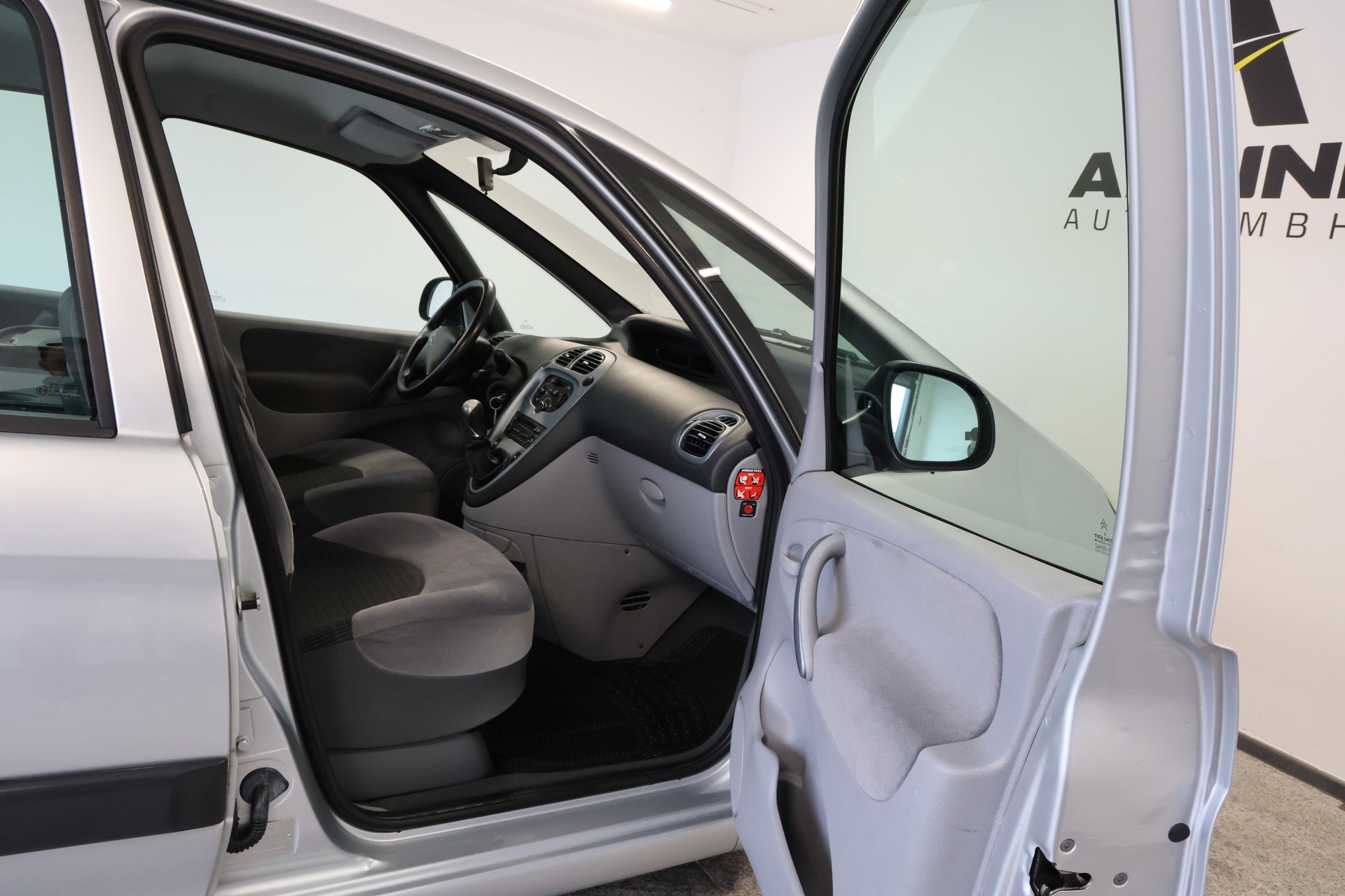 CITROEN Xsara Picasso 1.6i MFK Bis 09.2027-image-9