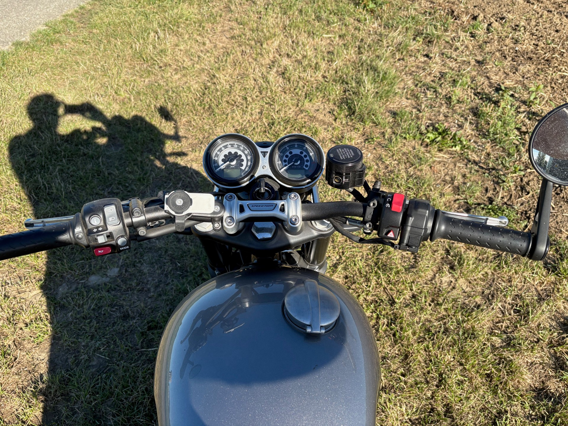 TRIUMPH Speed Twin 1200-image-8