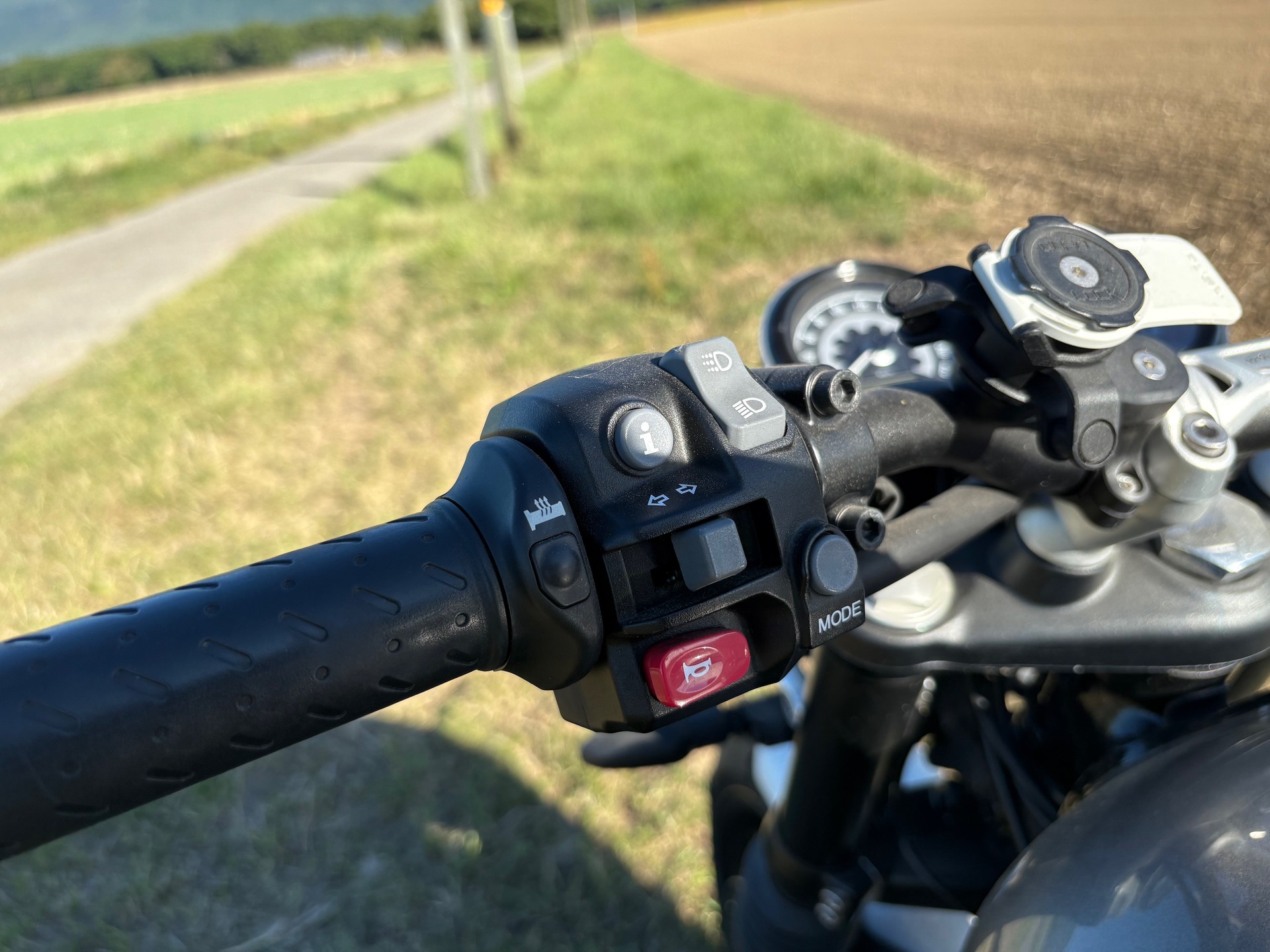 TRIUMPH Speed Twin 1200-image-13