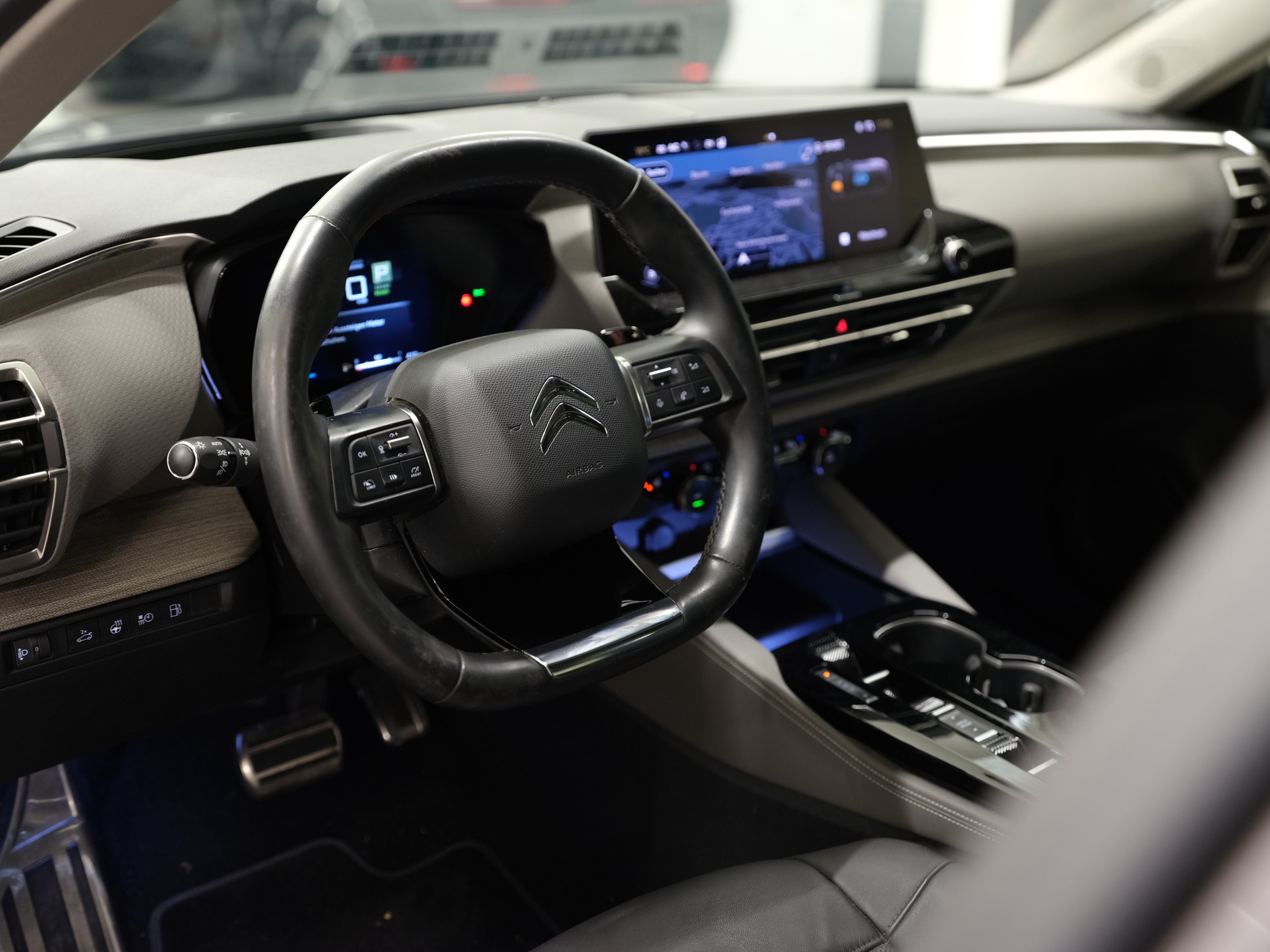CITROEN C5 X 1.6i PHEV Shine Pack e-EAT8 *Panoramadach* *Werksgarantie*-image-18