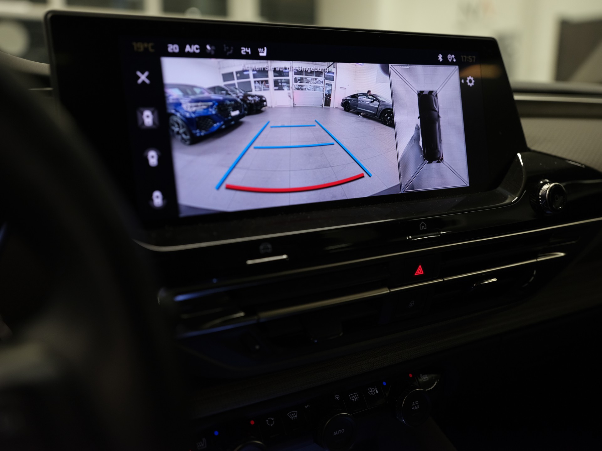 CITROEN C5 X 1.6i PHEV Shine Pack e-EAT8 *Panoramadach* *Werksgarantie*-image-23