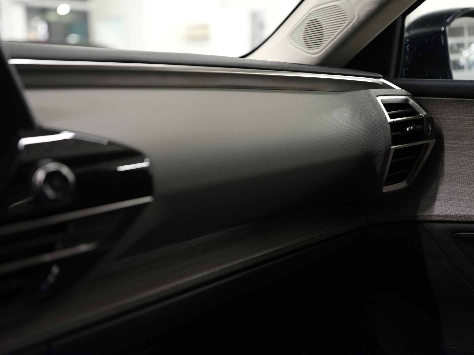 CITROEN C5 X 1.6i PHEV Shine Pack e-EAT8 *Panoramadach* *Werksgarantie*-image-26