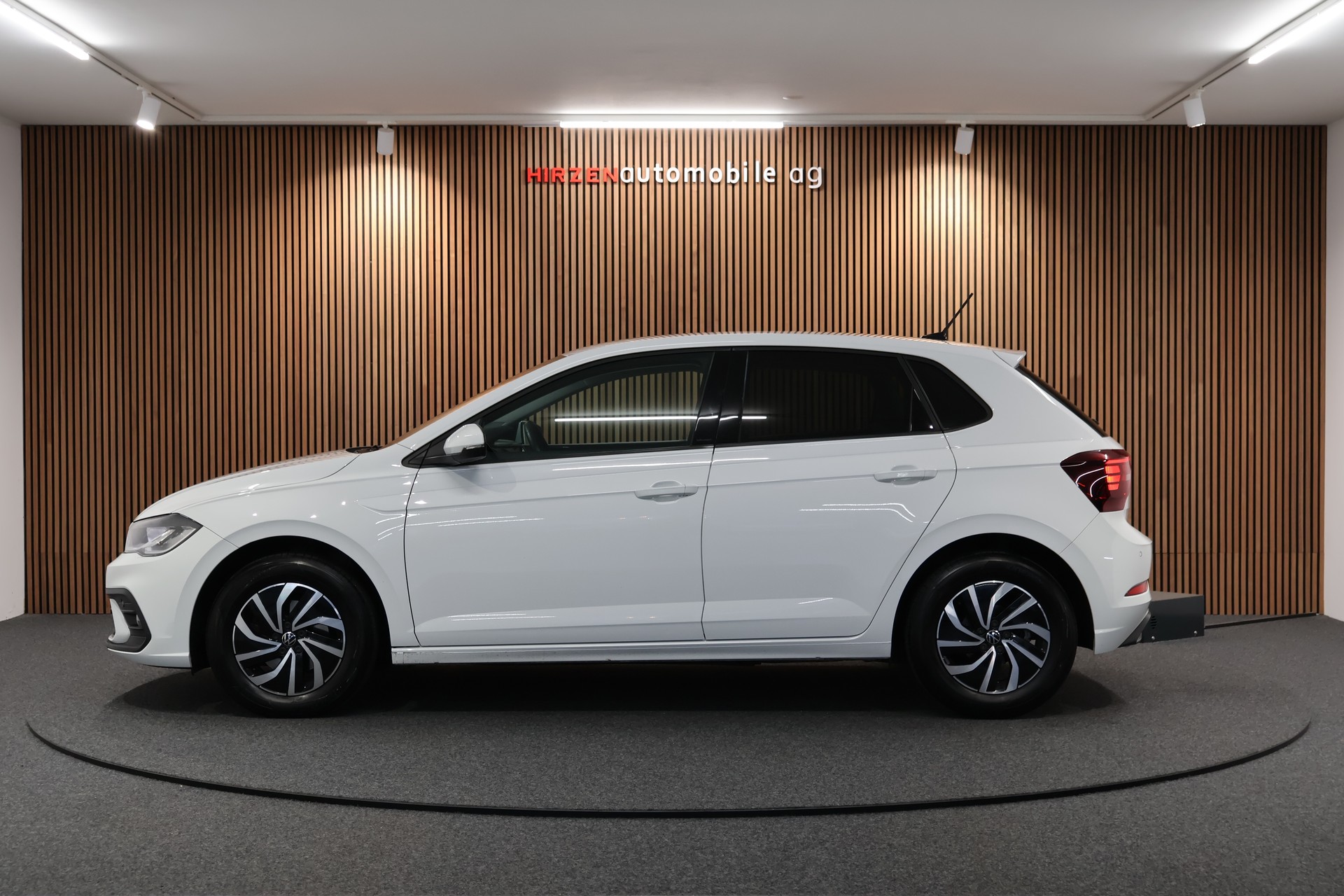 VW Polo 1.0 TSI Life DSG-showroom-element-1