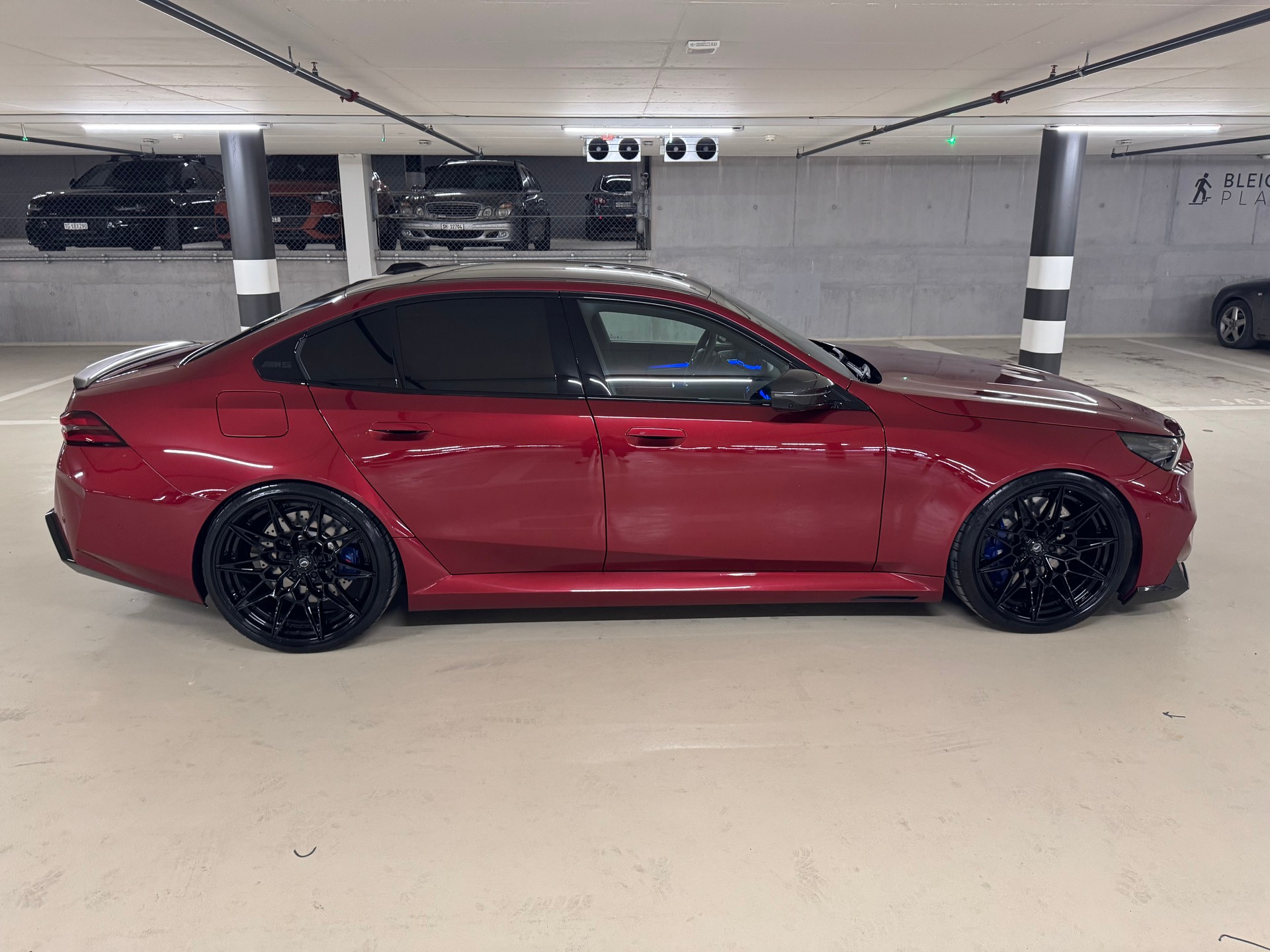 BMW M5 xDrive * 3.9% Leasing * 22" / 23" H&R / Carbon *-image-4