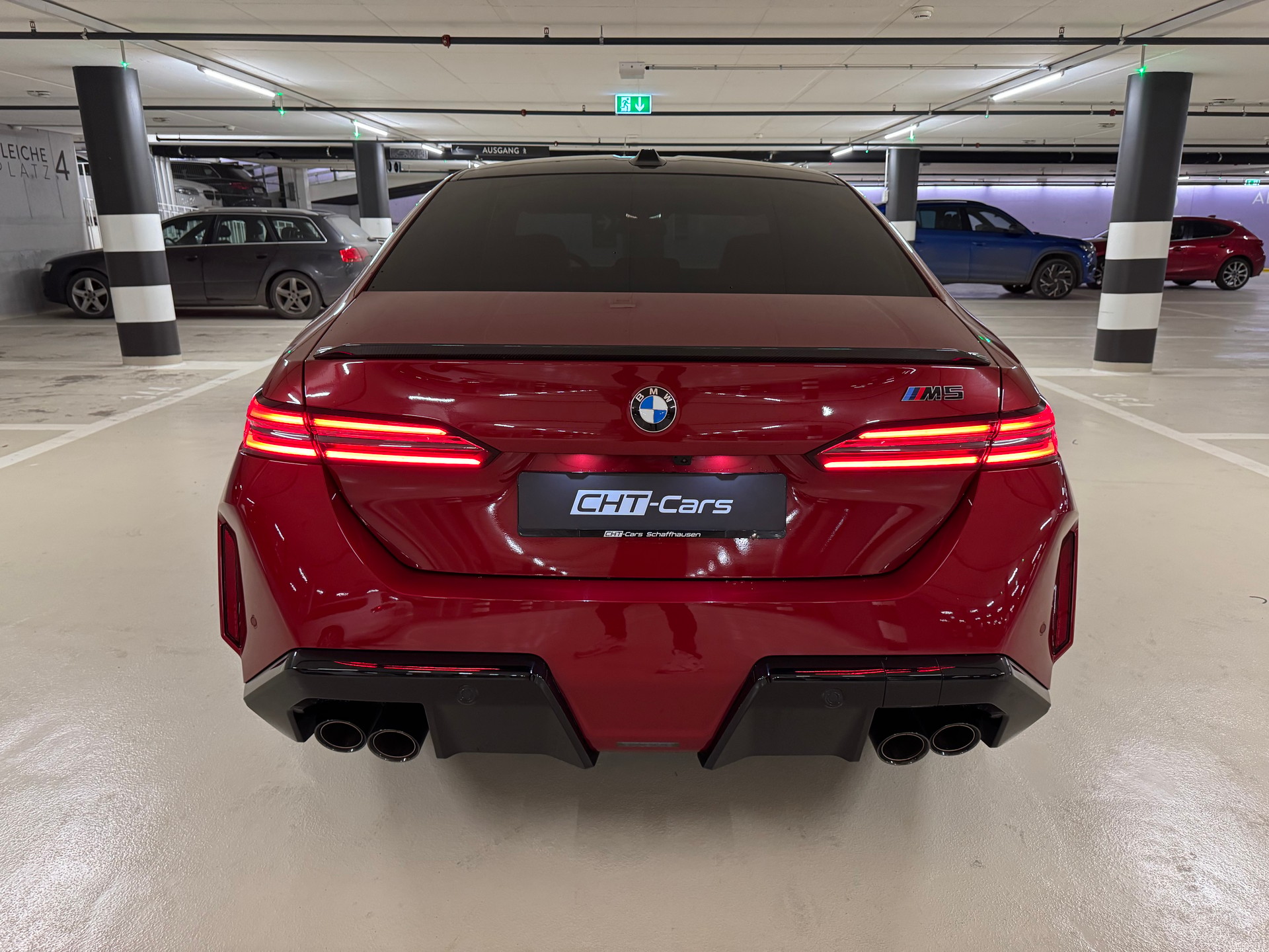 BMW M5 xDrive * 3.9% Leasing * 22" / 23" H&R / Carbon *-showroom-element-2
