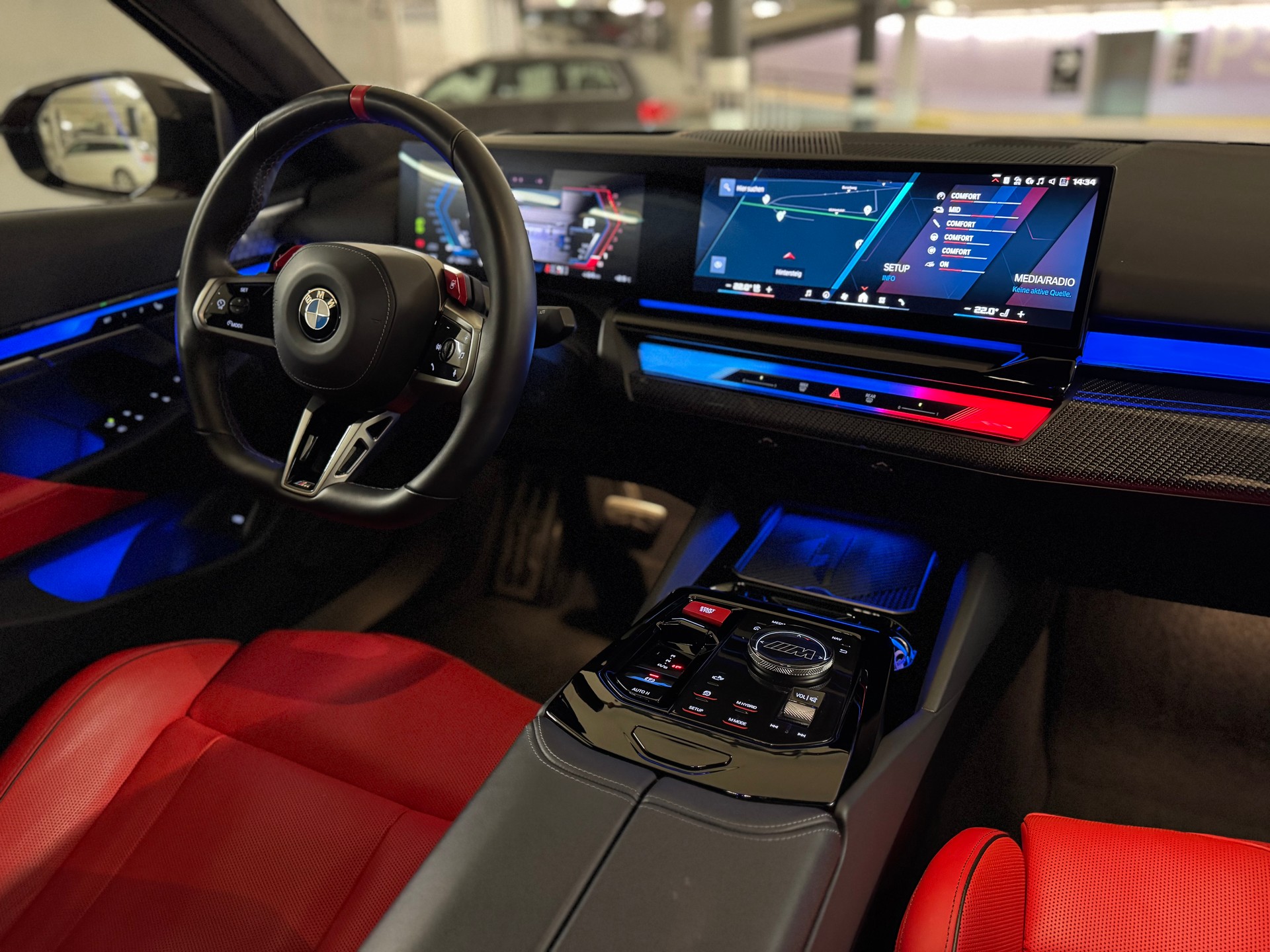 BMW M5 xDrive * 3.9% Leasing * 22" / 23" H&R / Carbon *-image-10