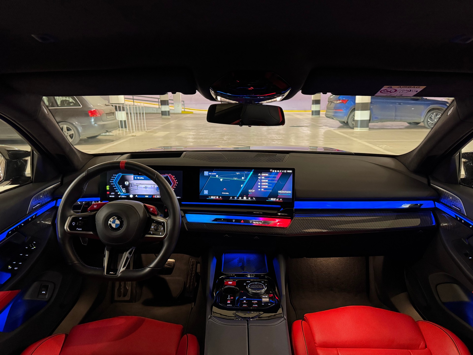 BMW M5 xDrive * 3.9% Leasing * 22" / 23" H&R / Carbon *-image-8