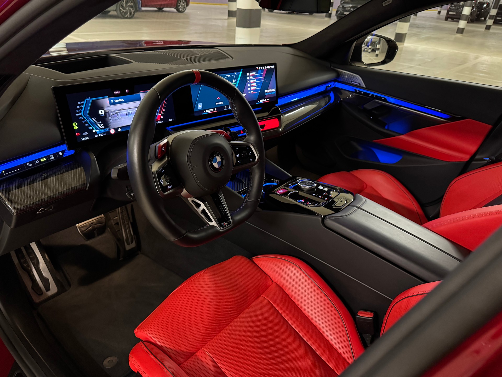 BMW M5 xDrive * 3.9% Leasing * 22" / 23" H&R / Carbon *-image-7