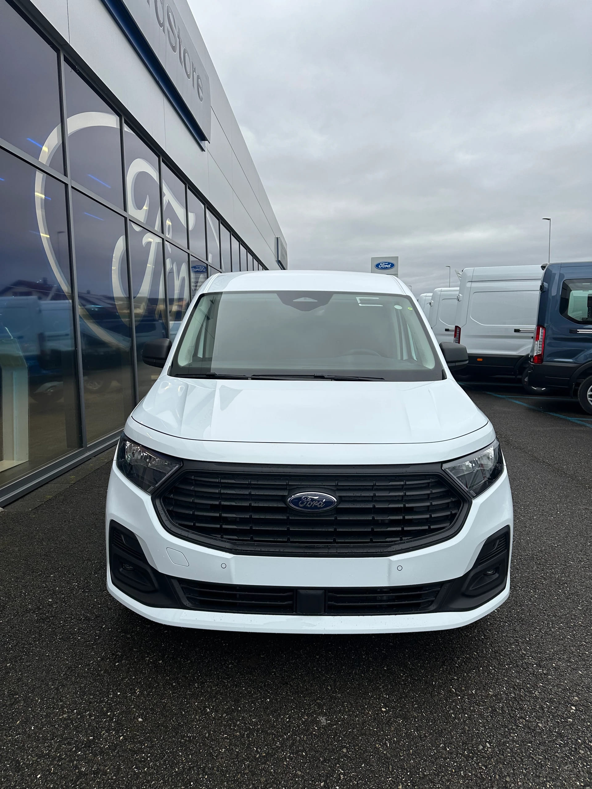 FORD Grand Transit Connect fourg. 2 Trend/122CV/Aut.-image-8