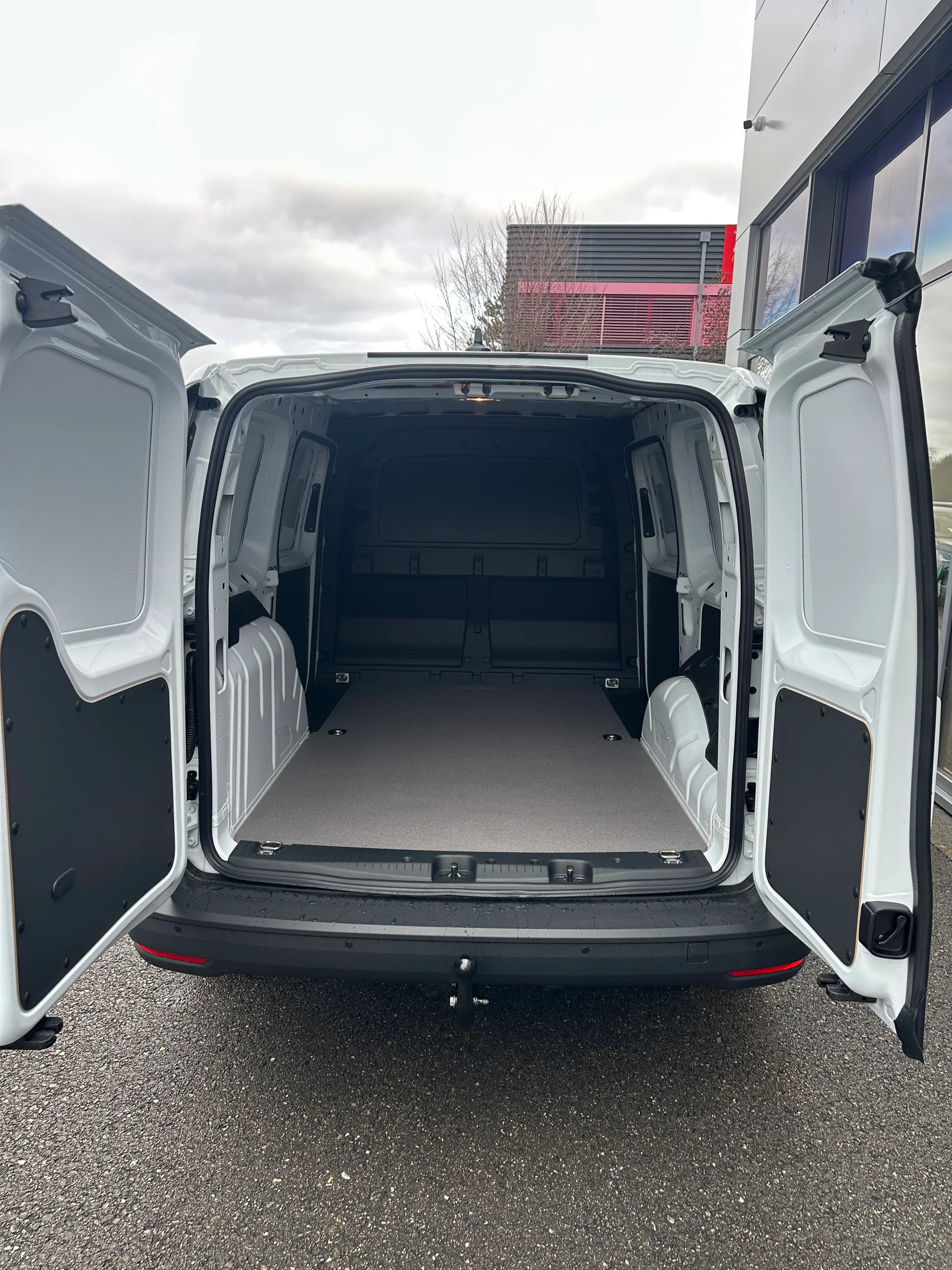 FORD Grand Transit Connect fourg. 2 Trend/122CV/Aut.-image-5