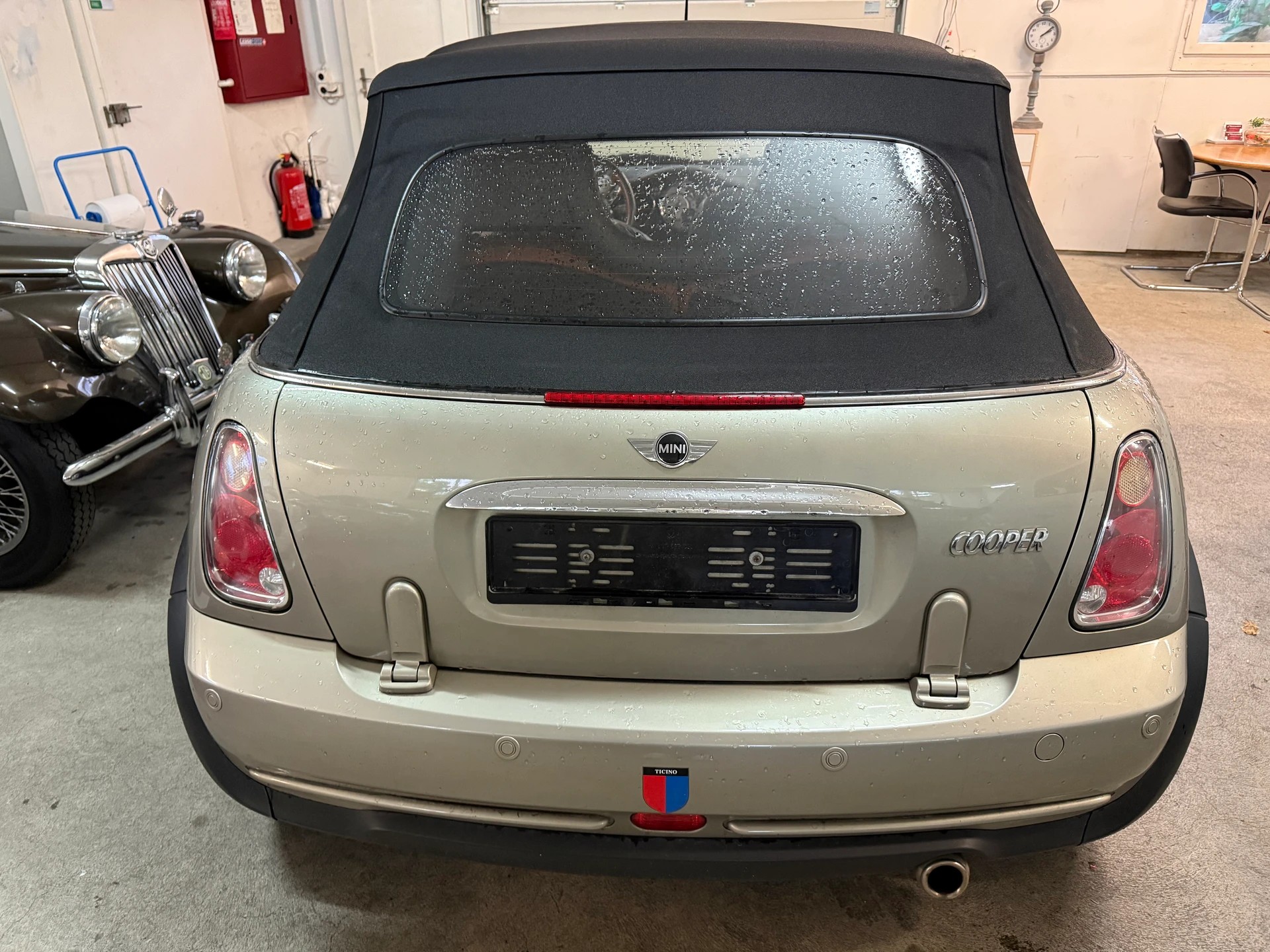 MINI Cooper Cabriolet-image-4