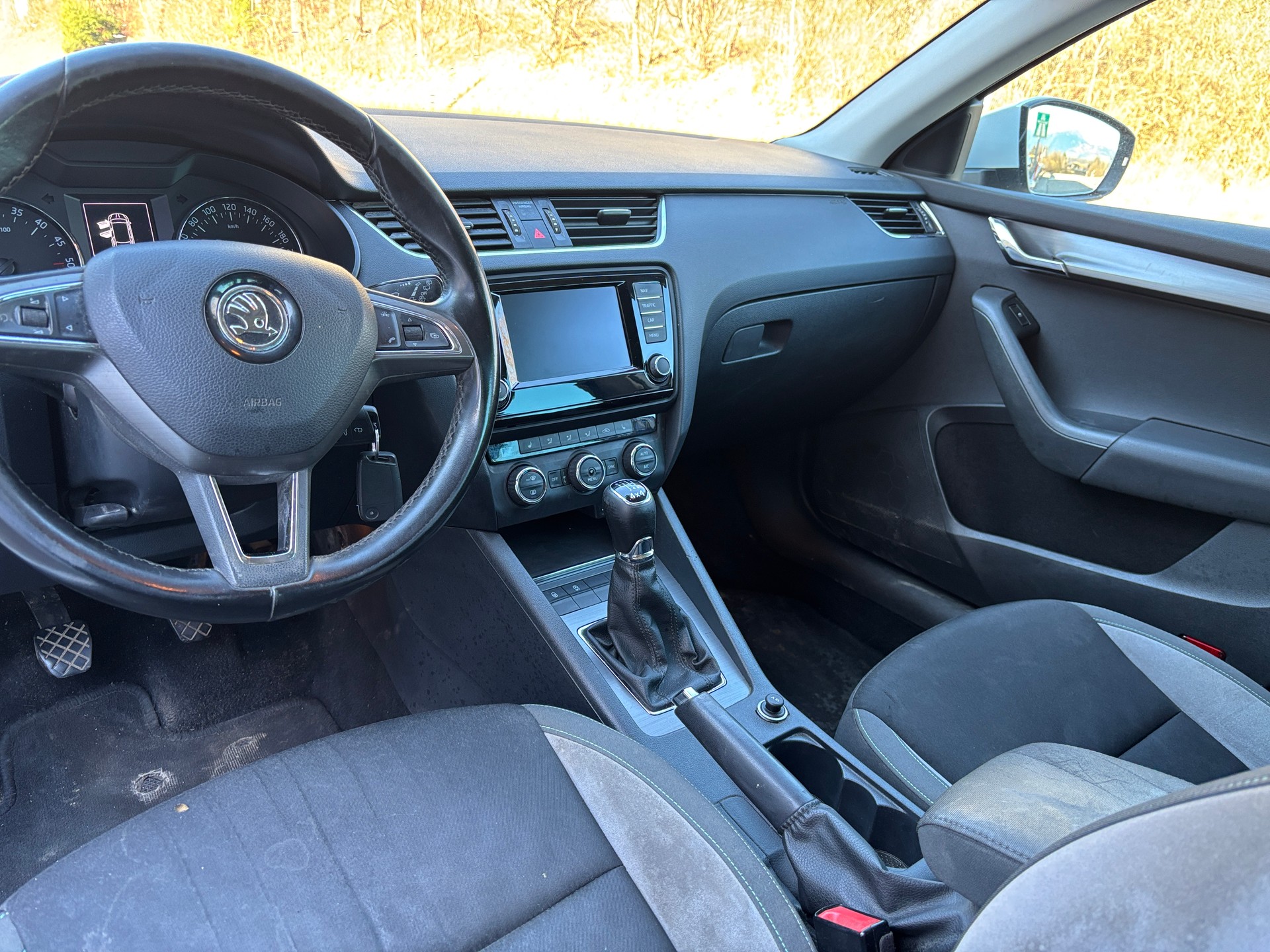 SKODA Octavia Combi 2.0 TDI Ambition 4x4-image-9