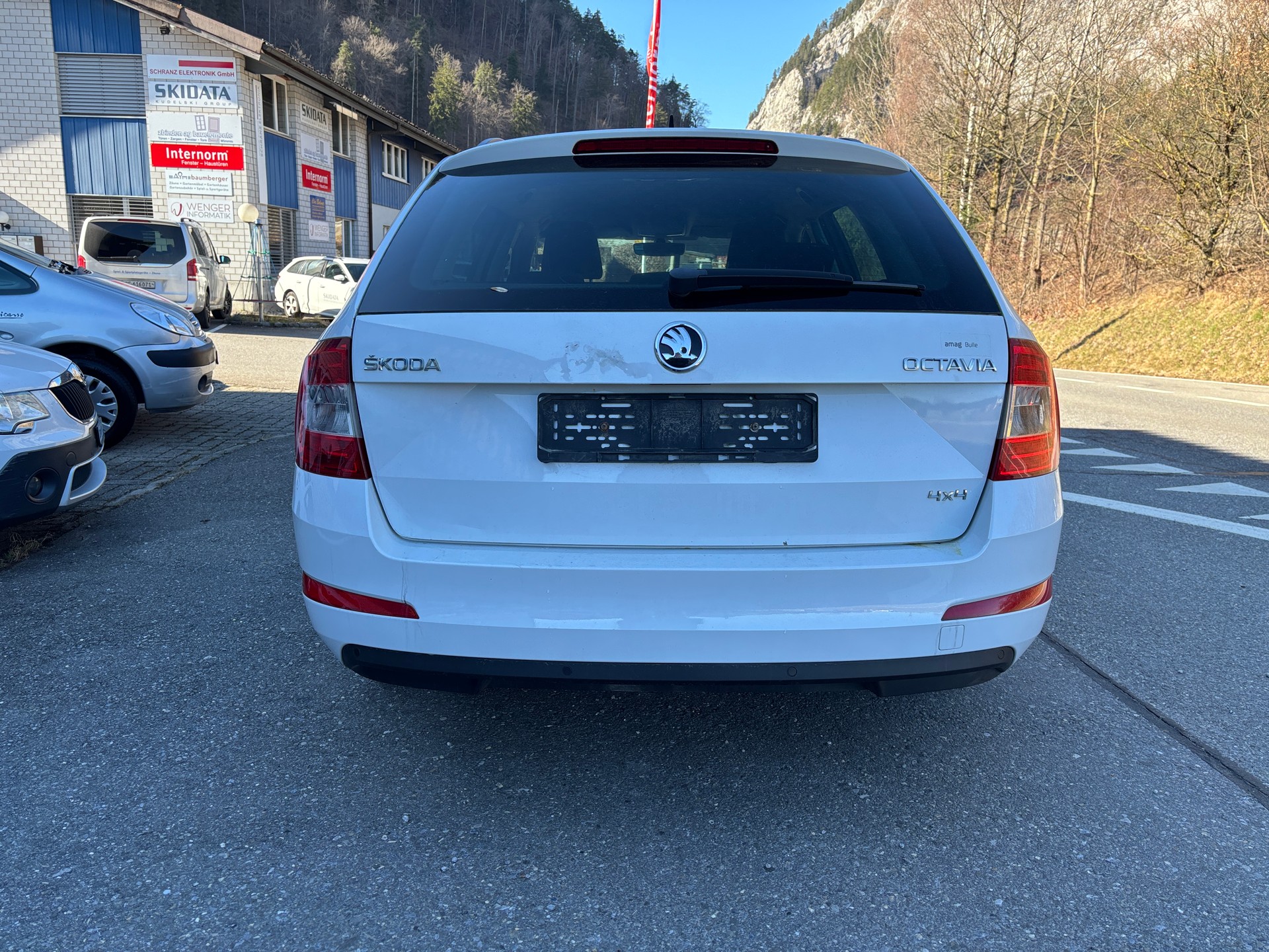SKODA Octavia Combi 2.0 TDI Ambition 4x4-image-6