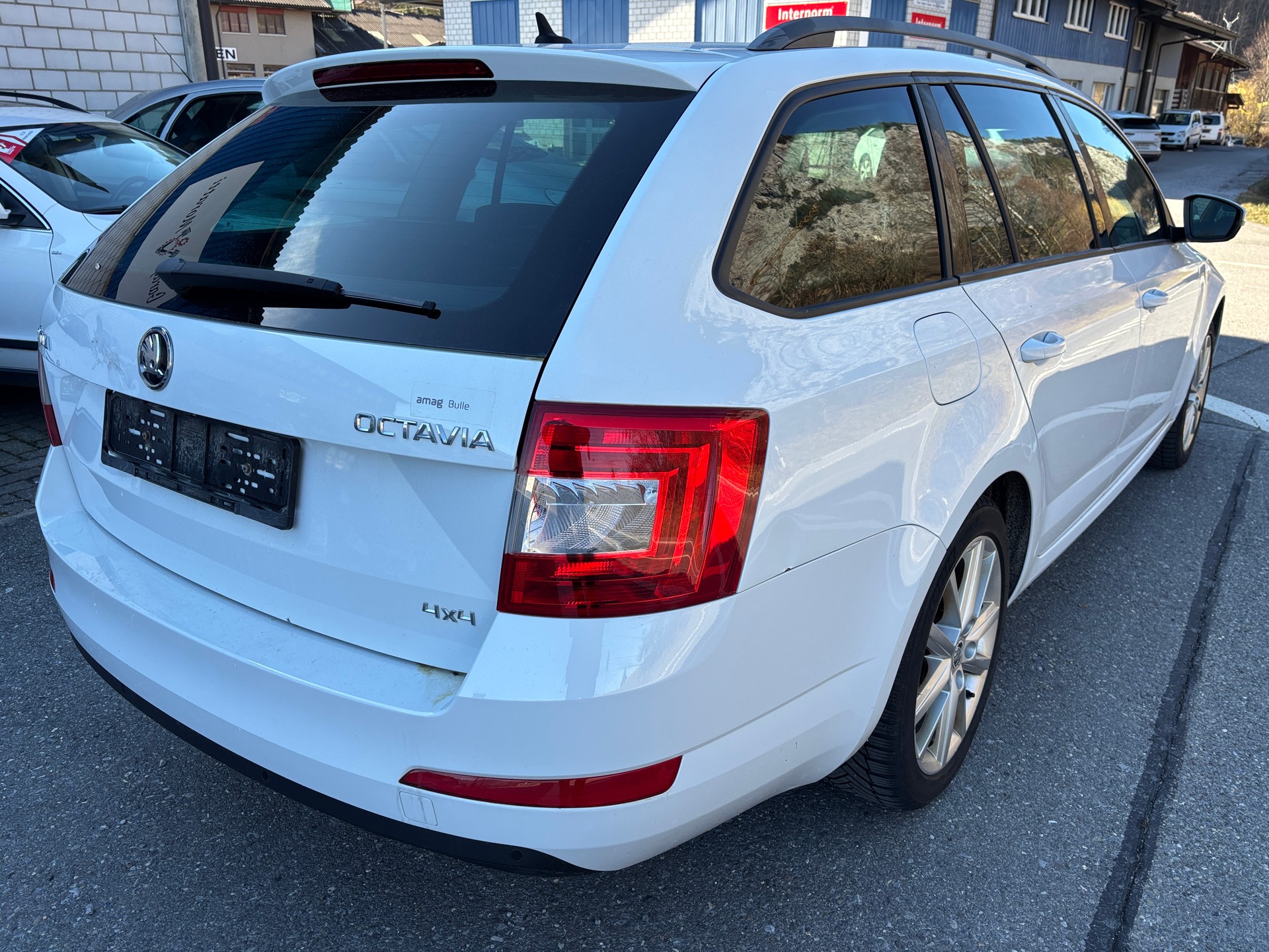 SKODA Octavia Combi 2.0 TDI Ambition 4x4-image-4