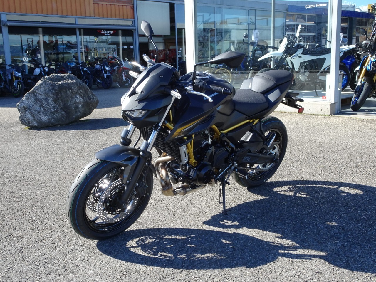 KAWASAKI Z 650 S (35kW)-image-3
