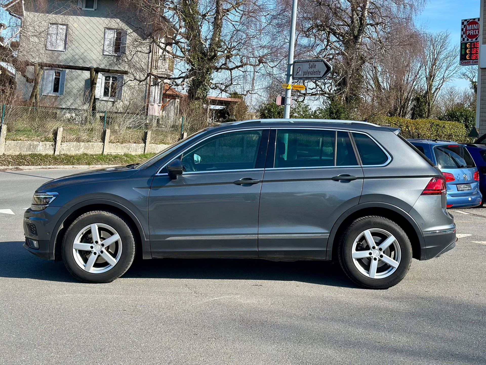 VW Tiguan 2.0 TDI SCR Highline 4Motion DSG-image-5