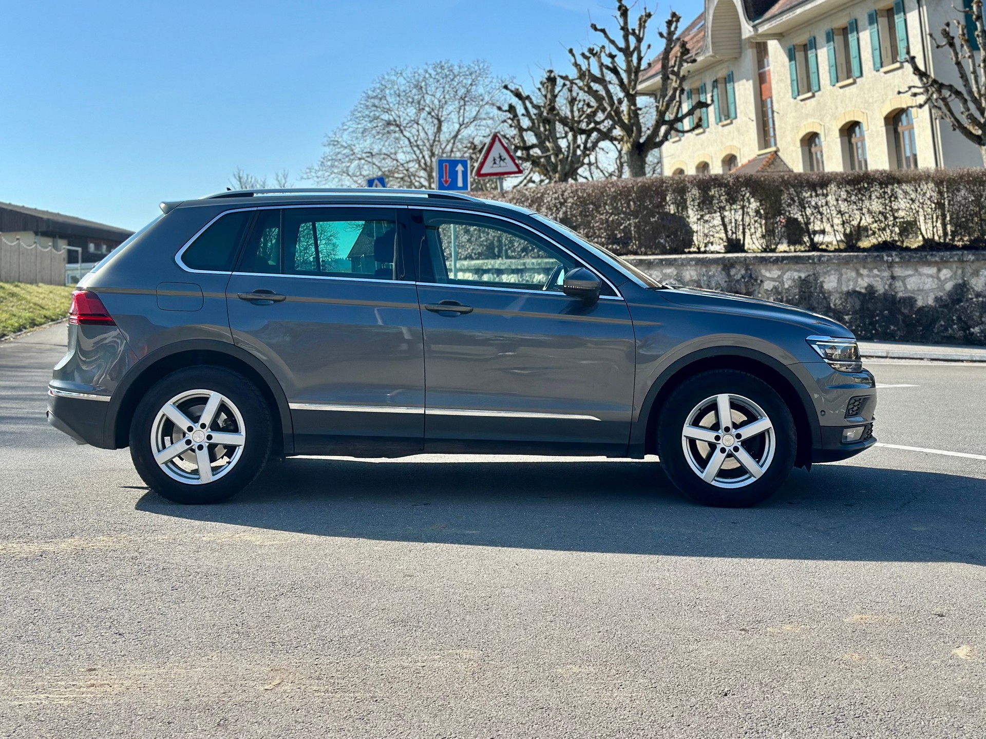 VW Tiguan 2.0 TDI SCR Highline 4Motion DSG-image-6