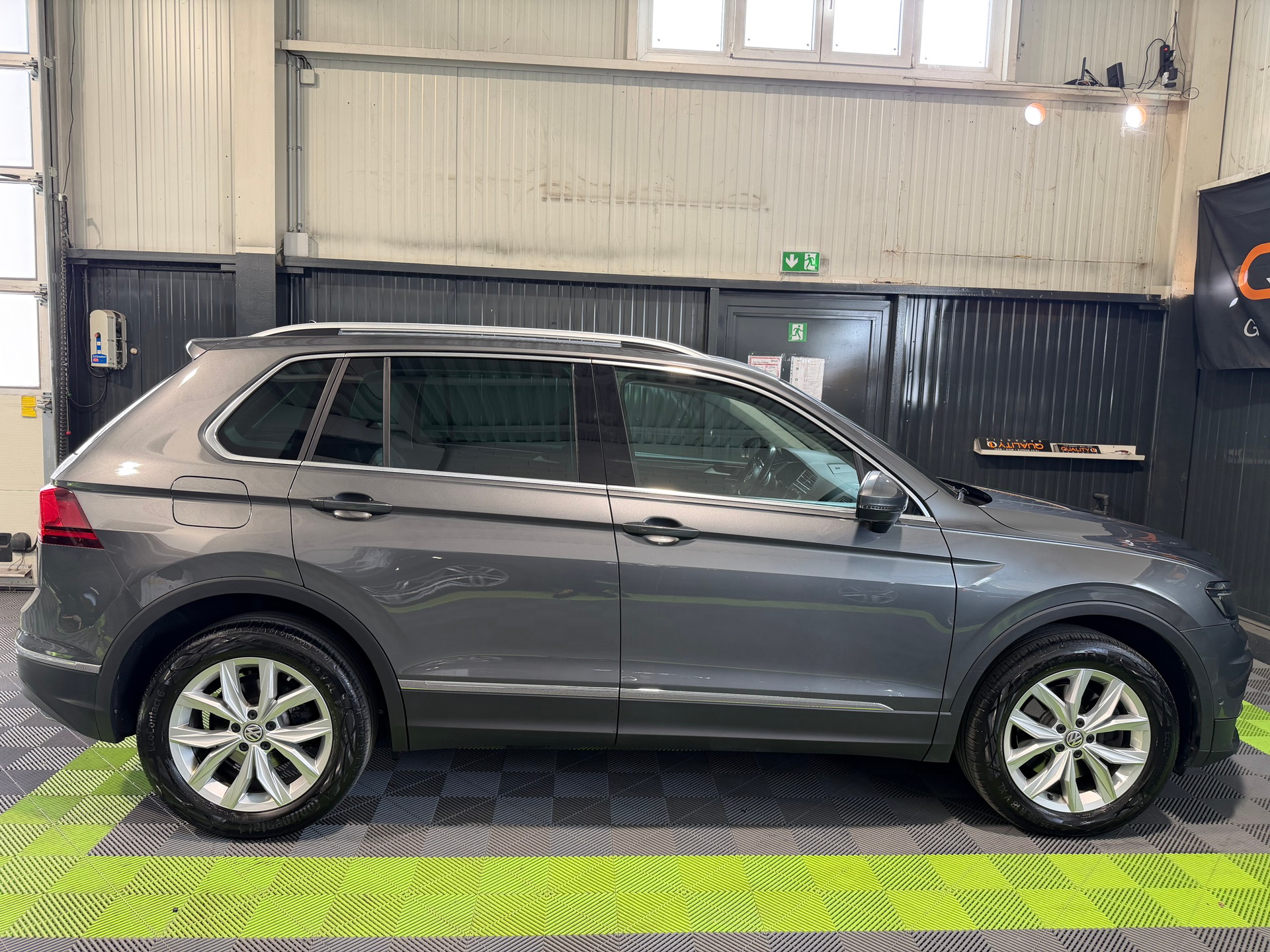 VW Tiguan 2.0TSI Highline 4Motion DSG-image-6