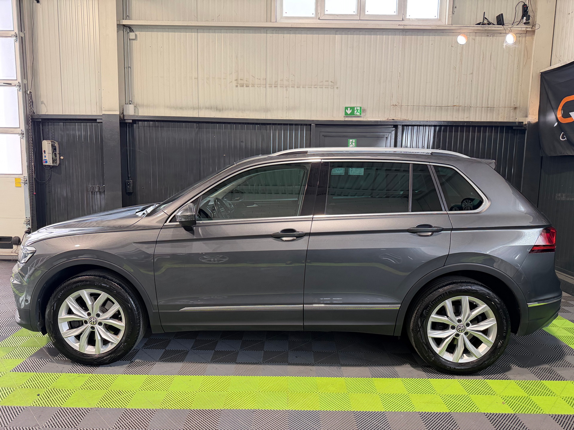 VW Tiguan 2.0TSI Highline 4Motion DSG-image-2