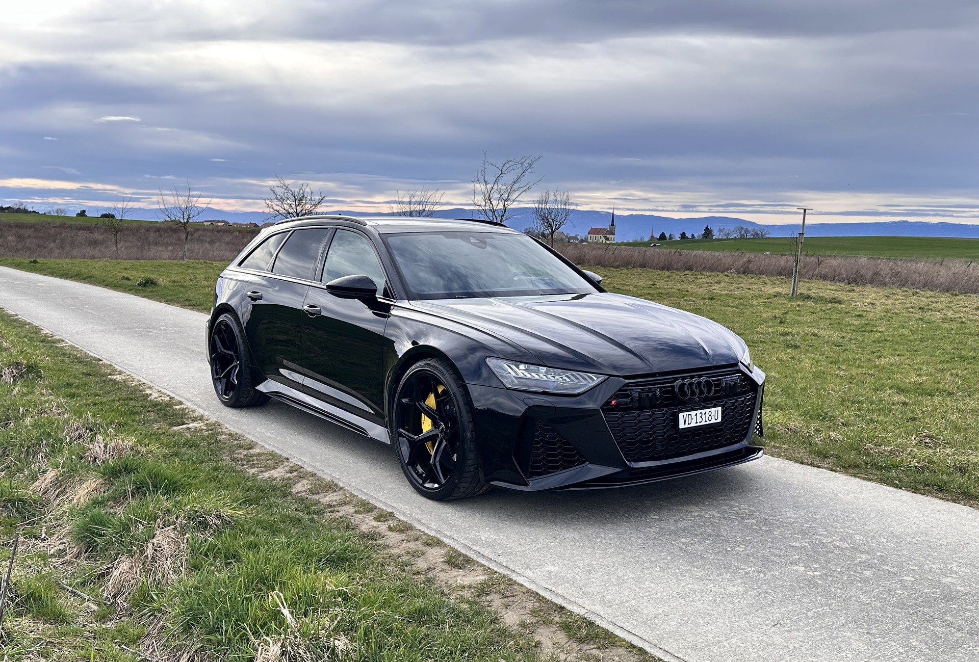 AUDI RS6 Avant 4.0 TFSI V8 Performance Akrapovic-image-1