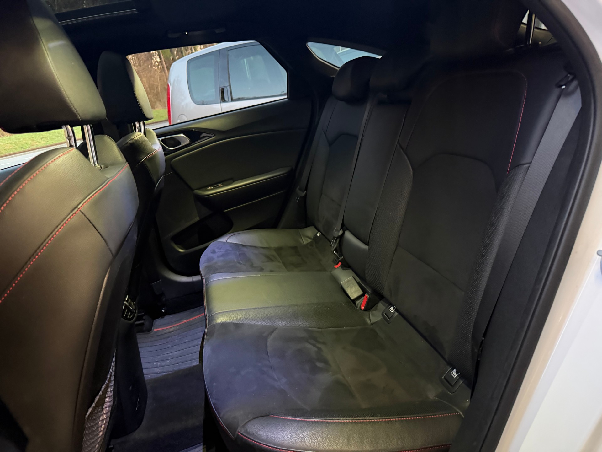 KIA ProCeed 1.6 T-GDi GT DCT-image-13
