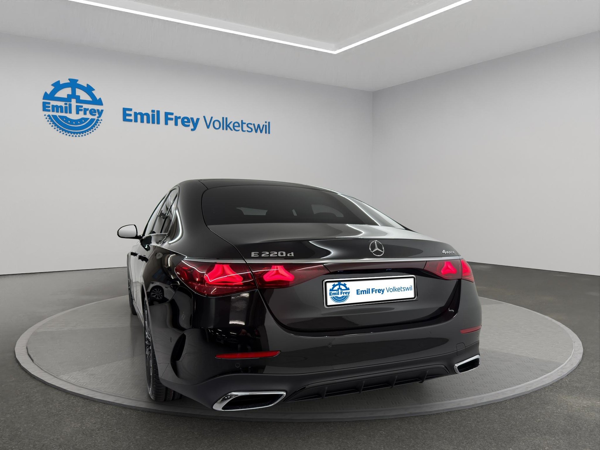 MERCEDES-BENZ E 220 d AMG Line 4matic-showroom-element-2