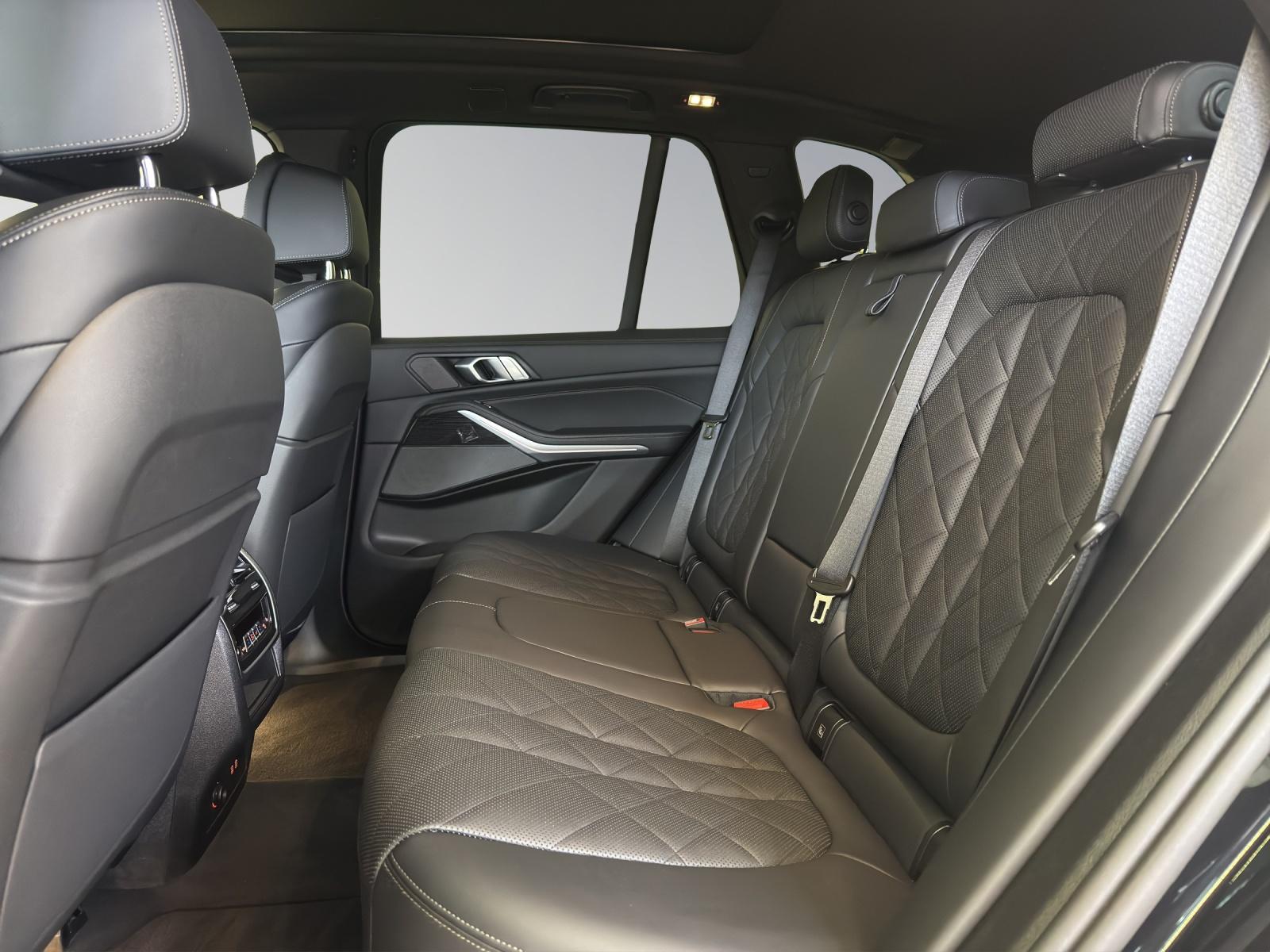 BMW X5 30d xDrive M-SportPaket-image-17