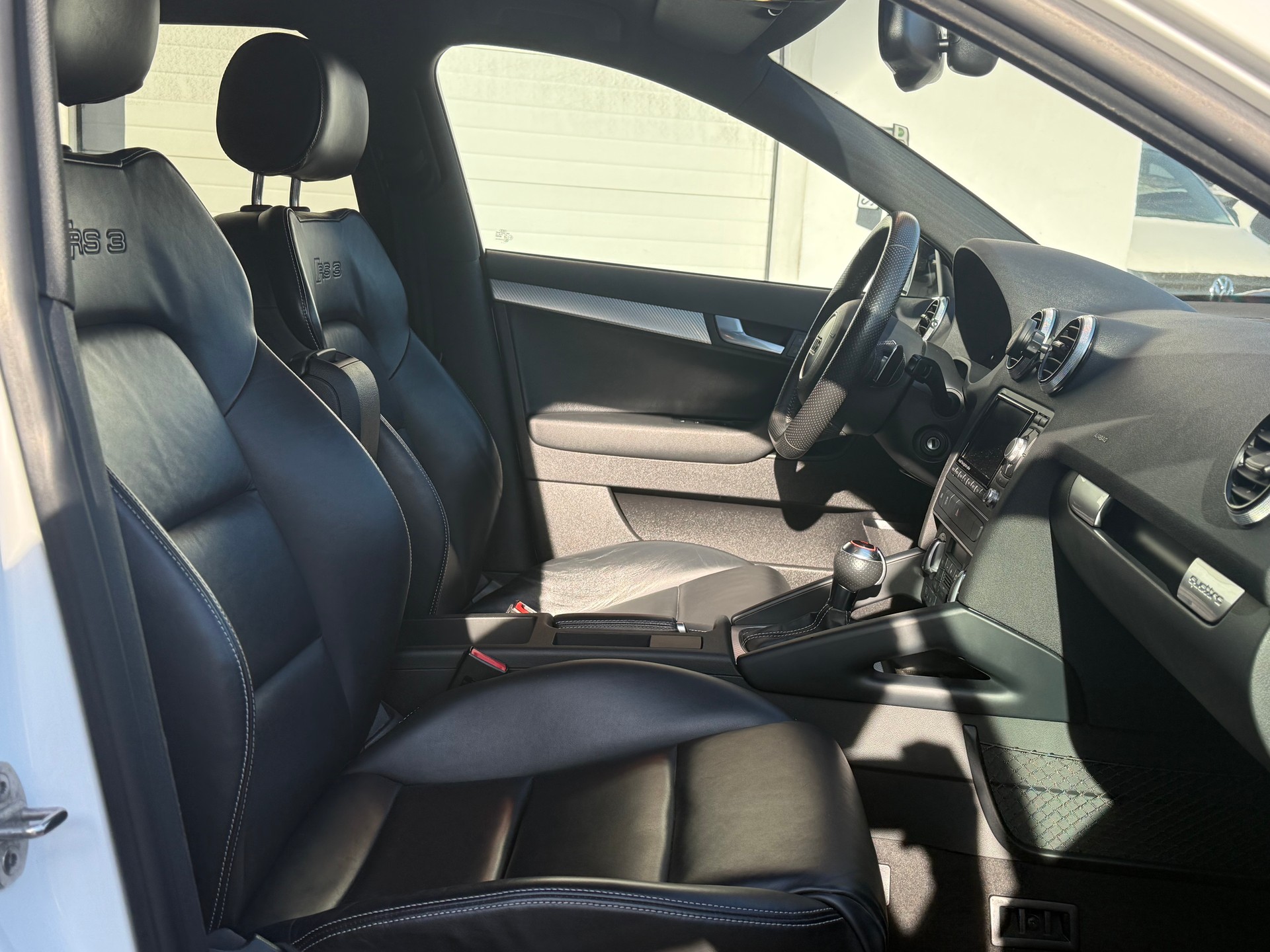 AUDI RS3 Sportback 2.5 TFSI quattro S-tronic-image-8