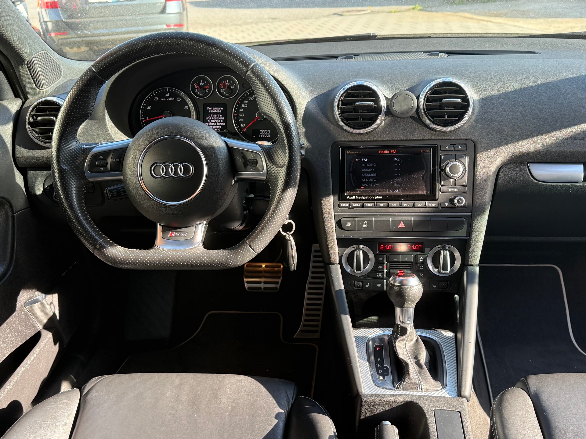 AUDI RS3 Sportback 2.5 TFSI quattro S-tronic-image-10