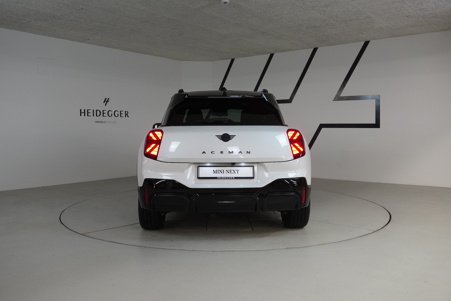 MINI Aceman E John Cooper Works-image-6