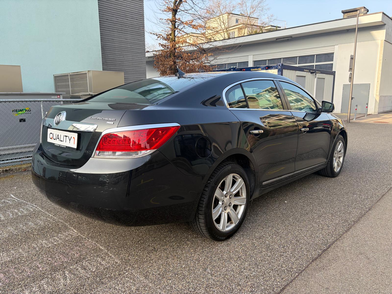 BUICK LaCrosse CXL-showroom-element-2