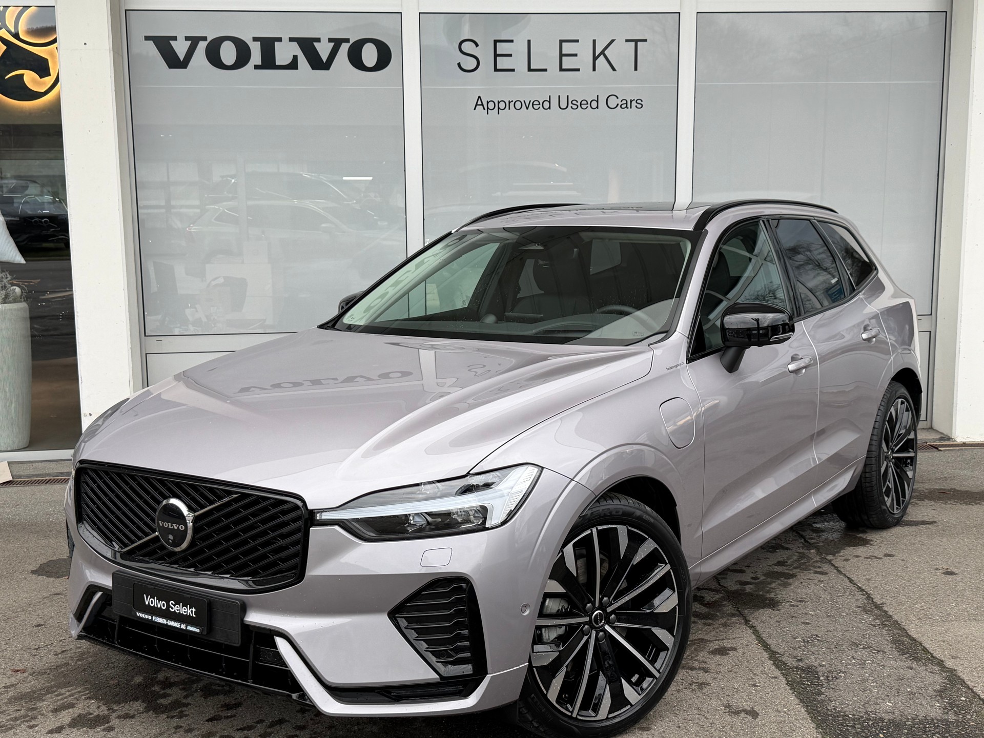 VOLVO XC60 T8 eAWD Ultra Dark Geartronic