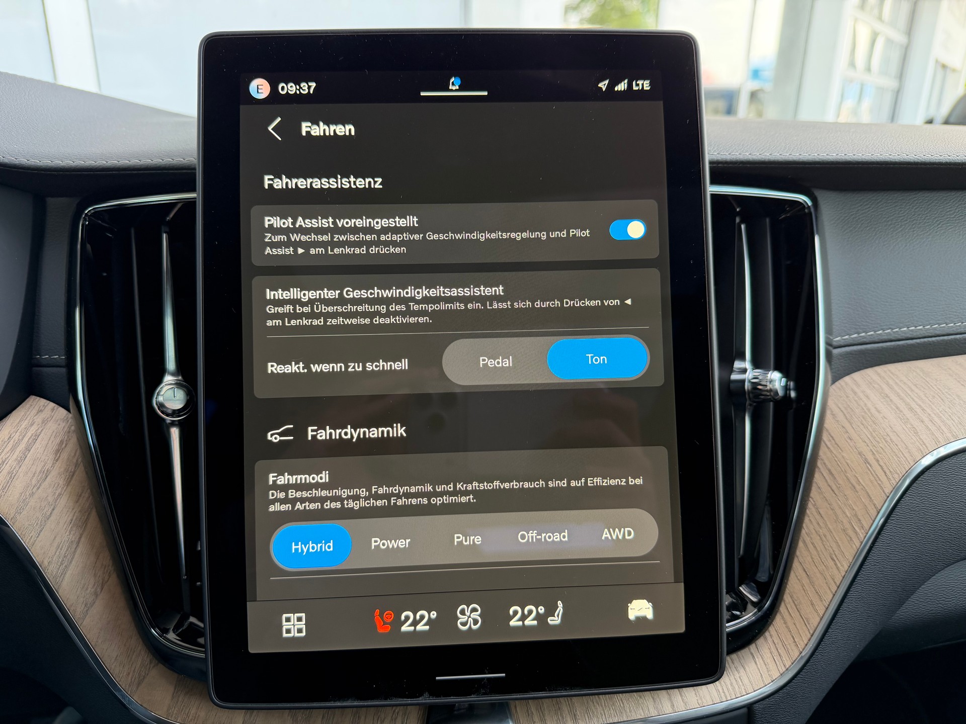 VOLVO XC60 T8 eAWD Ultra Dark Geartronic-image-17