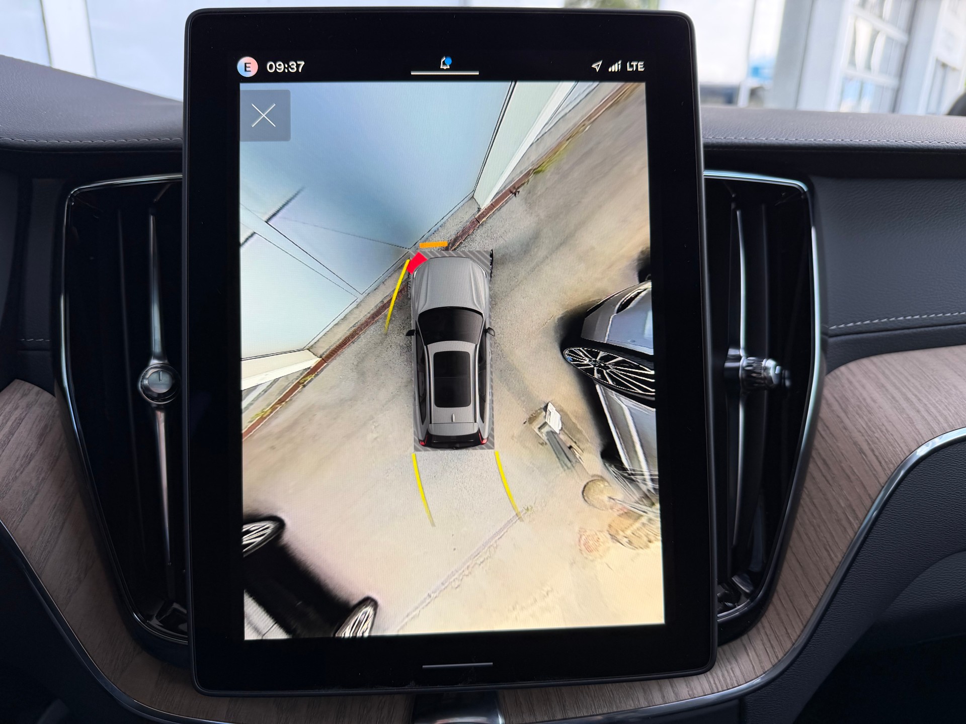 VOLVO XC60 T8 eAWD Ultra Dark Geartronic-image-18